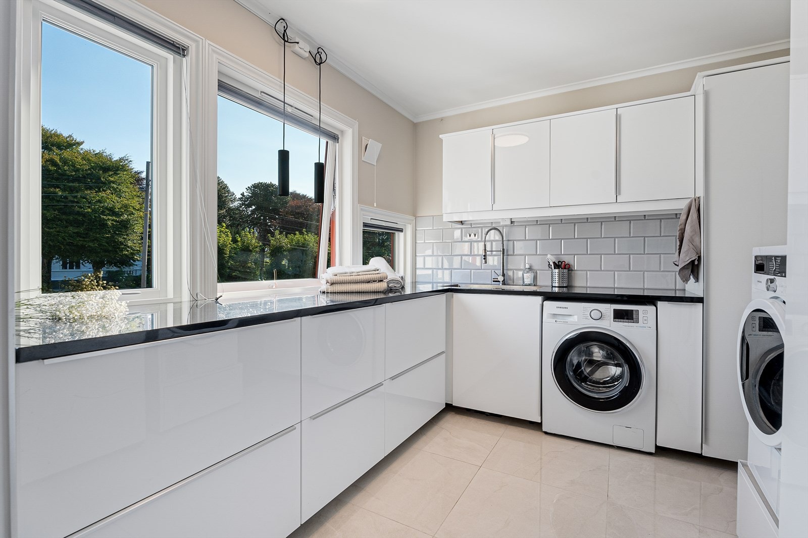 Praktisk innredet grovkjøkken Galleribilde