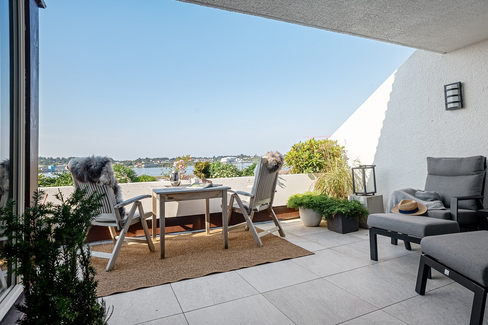 Fantastisk utsikt til sundet og skipstrafikken Galleribilde