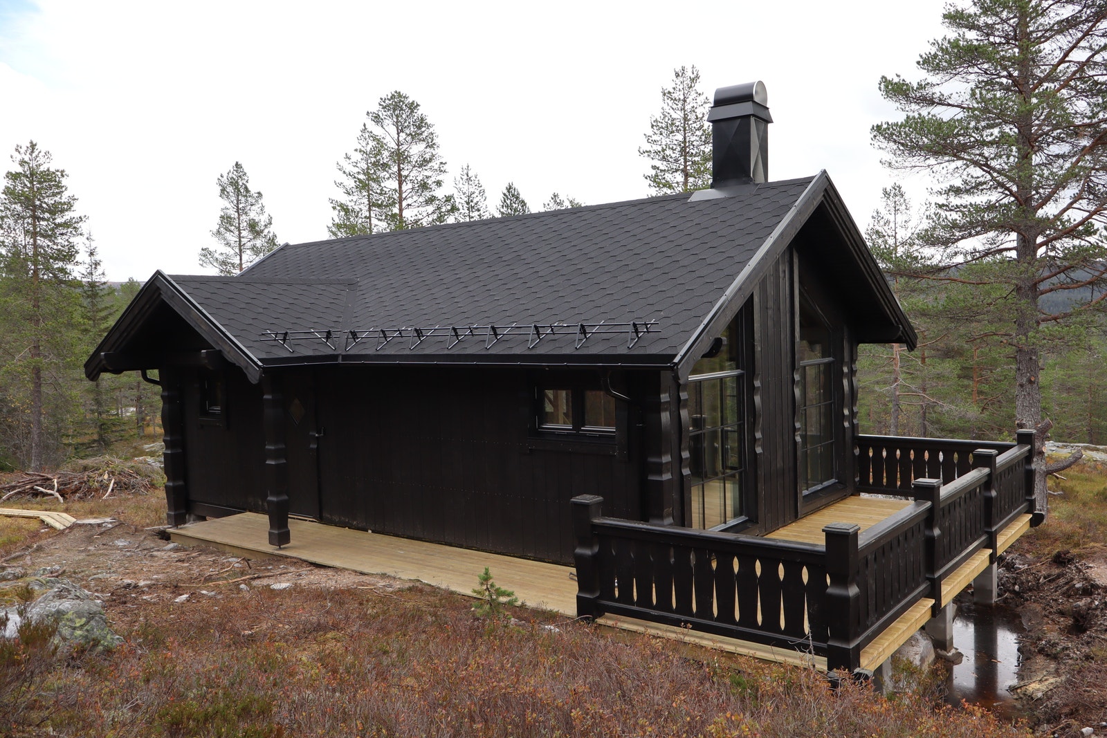 Hytte av typen Aukrust Koia-4, kun oppført utvendig. Vi kan levere hytta nøkkelferdig, eller du kan ferdigstille innsiden selv. Galleribilde