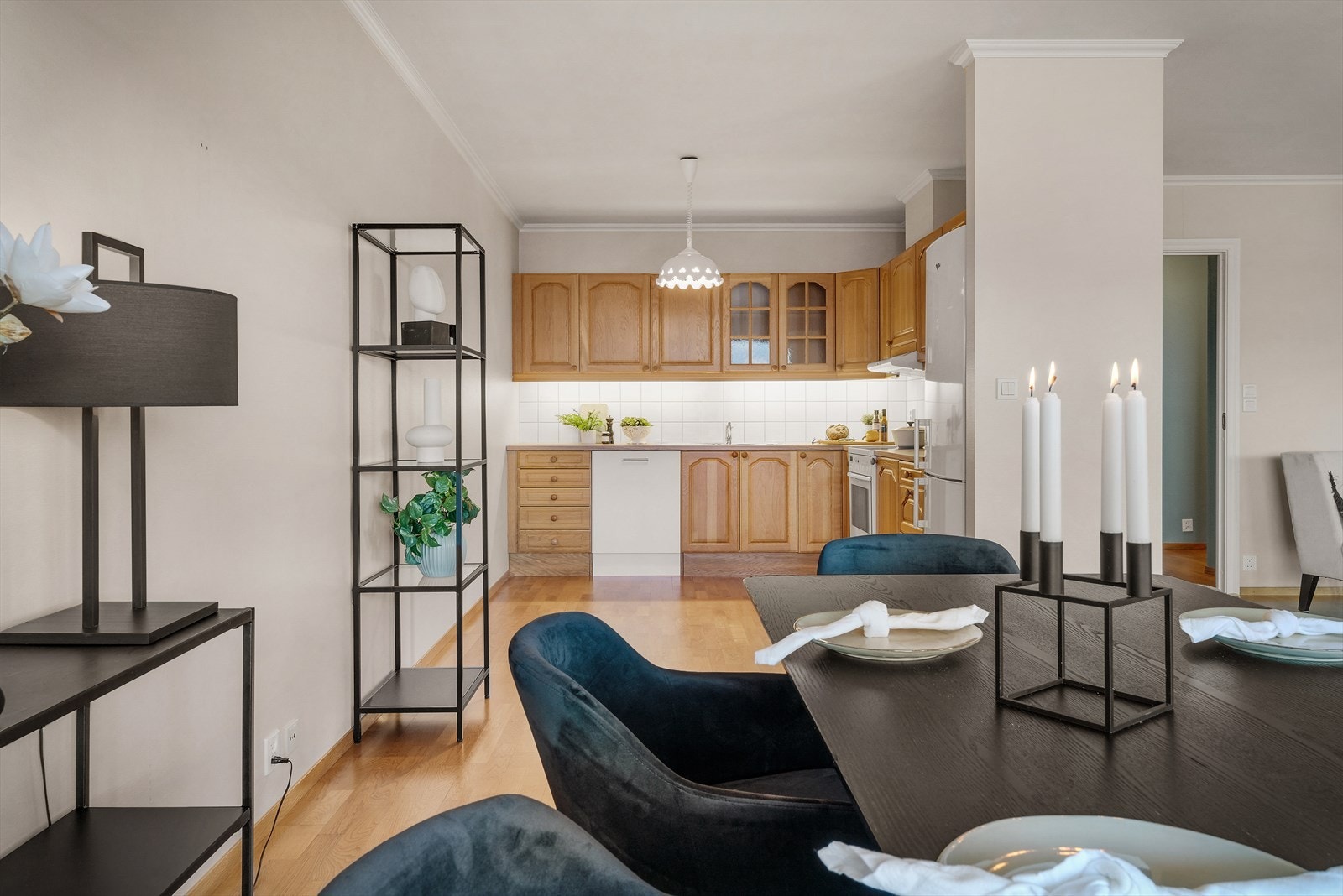 - Koselig kjøkken med god plass til å lage mat - Galleribilde