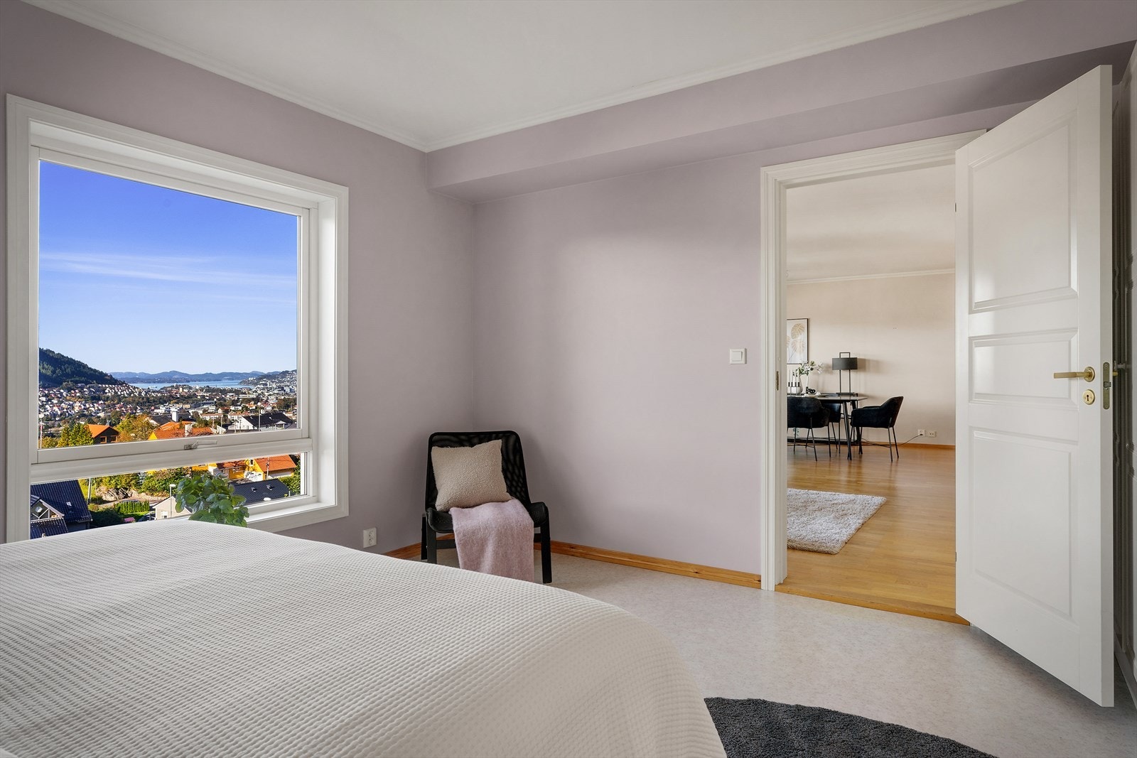 - Her kan du også se leilighetens flotte utsikt - Galleribilde