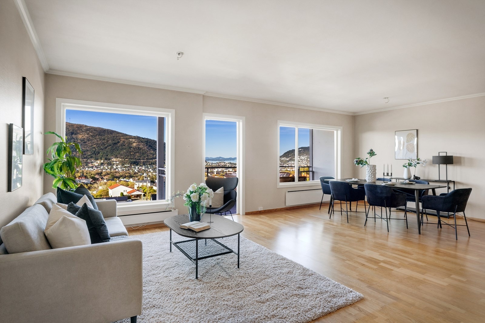 - En lys og attraktiv leilighet på hele 128 m² - Galleribilde