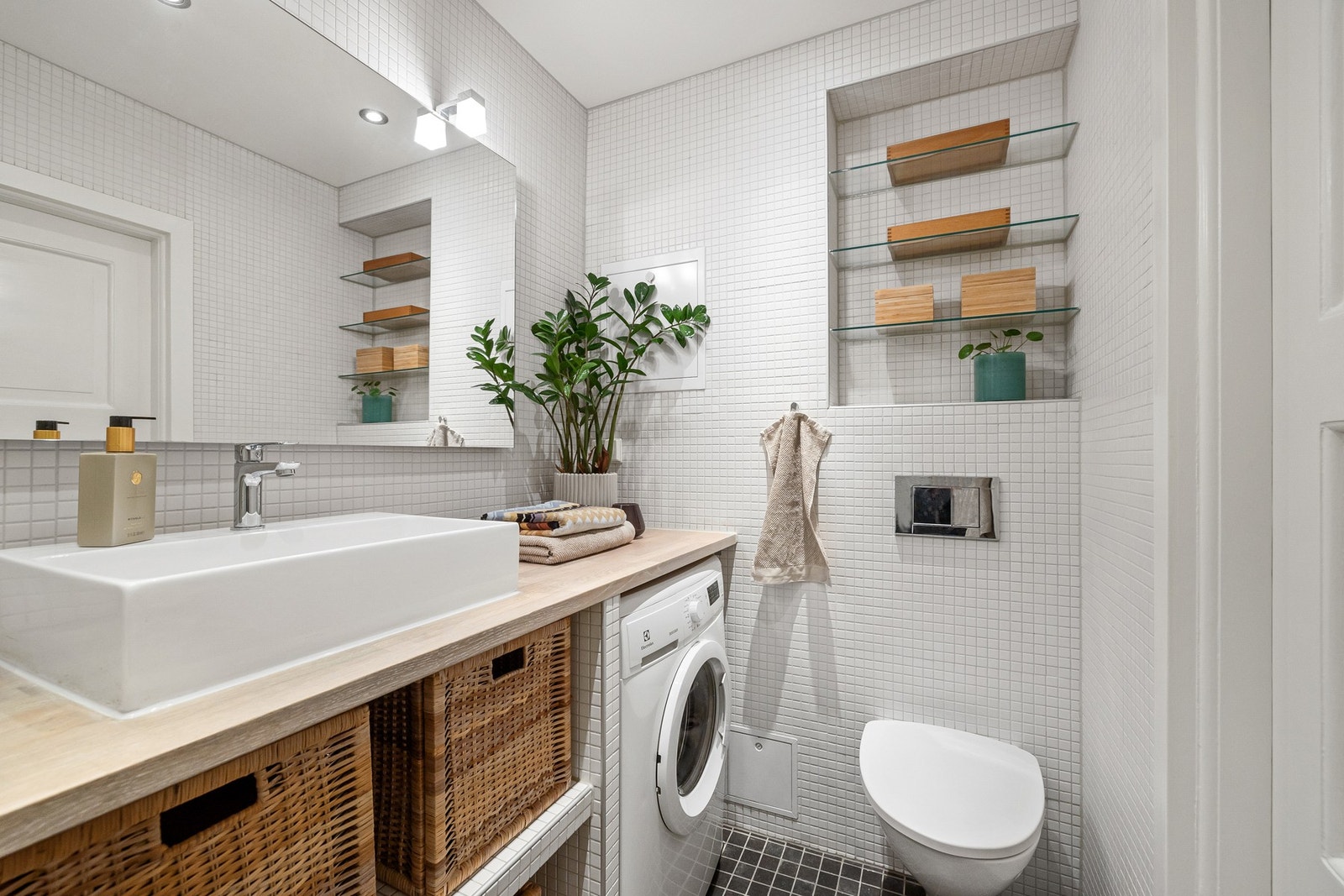 Badet ble pusset opp i 2012, og fremstår i svært god stand (dokumentasjon foreligger). Galleribilde