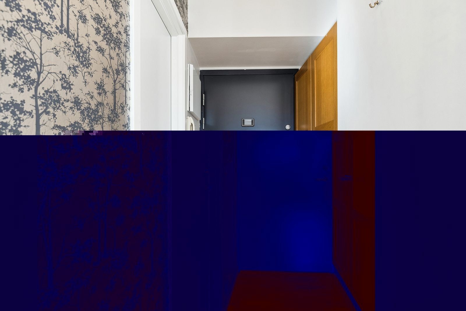 Varmes opp ved bruk av gulvvarme. Galleribilde