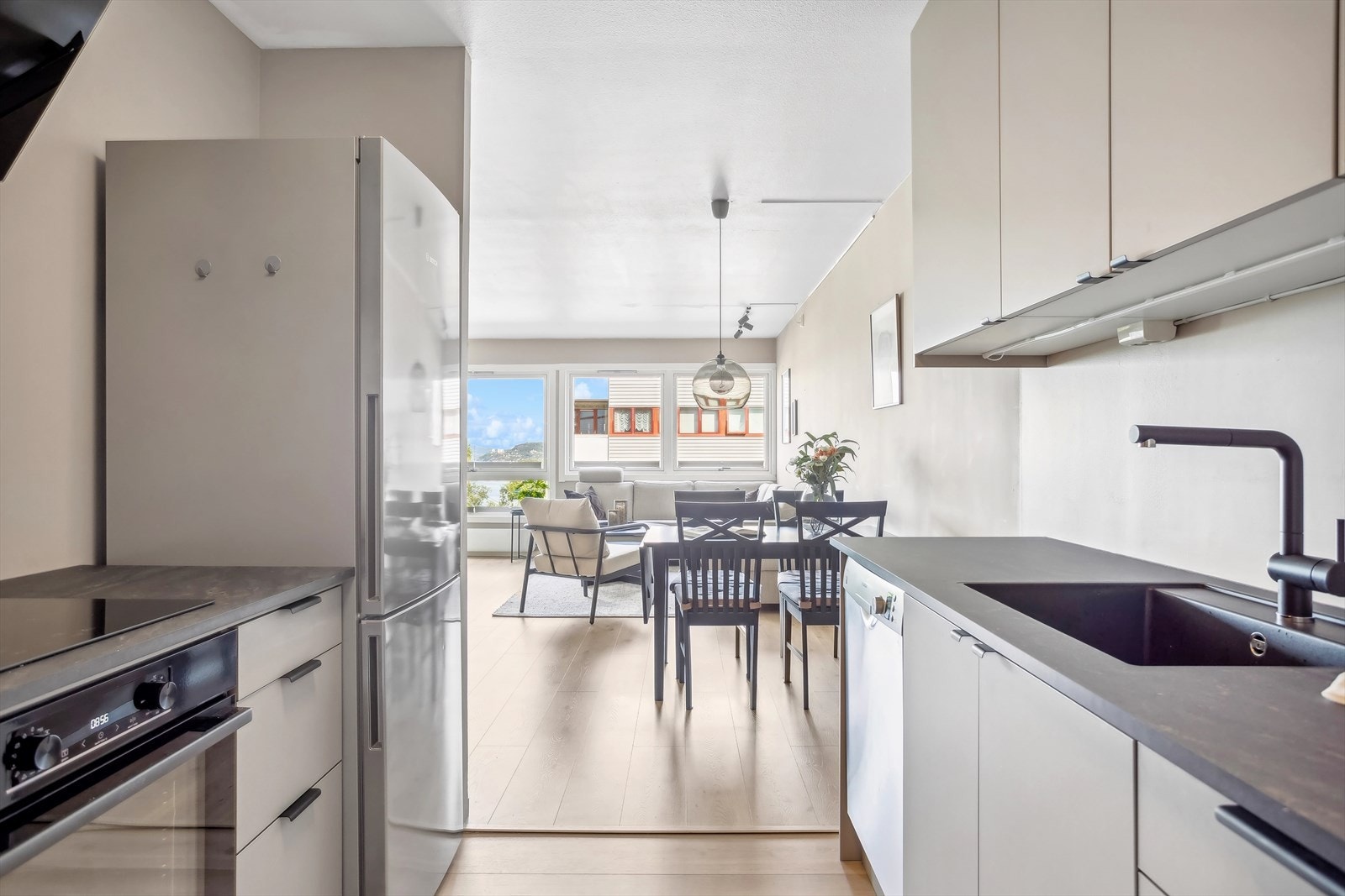 - Dette er en lys og flott 2-roms leilighet med en praktisk og god planløsning. Velkommen til Frydenbølien 16! Galleribilde