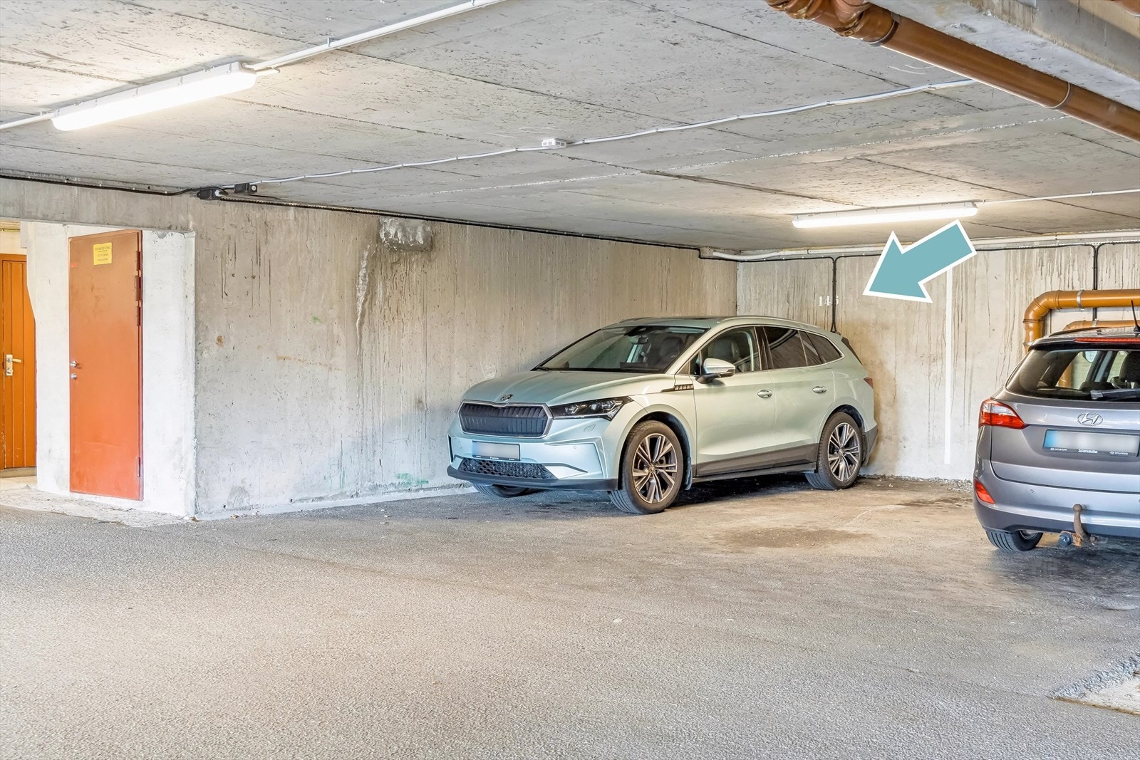 - Garasjeplass med mulighet for lader Galleribilde