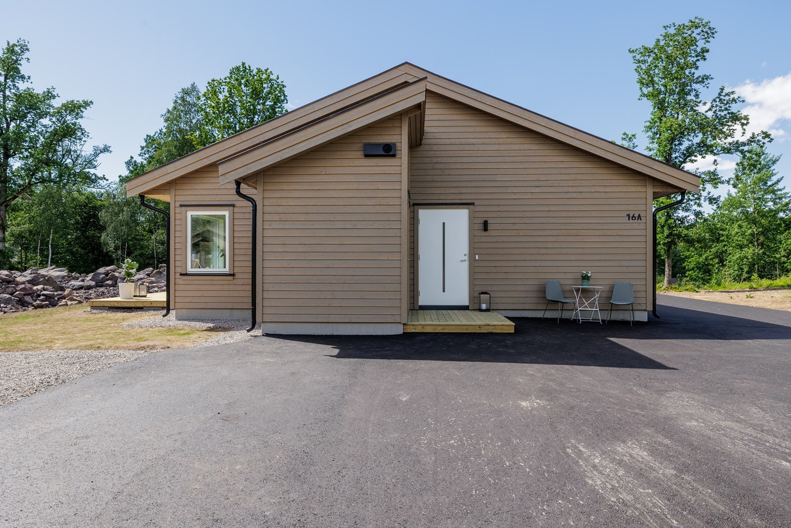 NB! Alle bilder i denne annonsen er fra Kapellanveien 16, som har en lik innvendig inndeling og planløsning, men med entre på motsatt side. Galleribilde