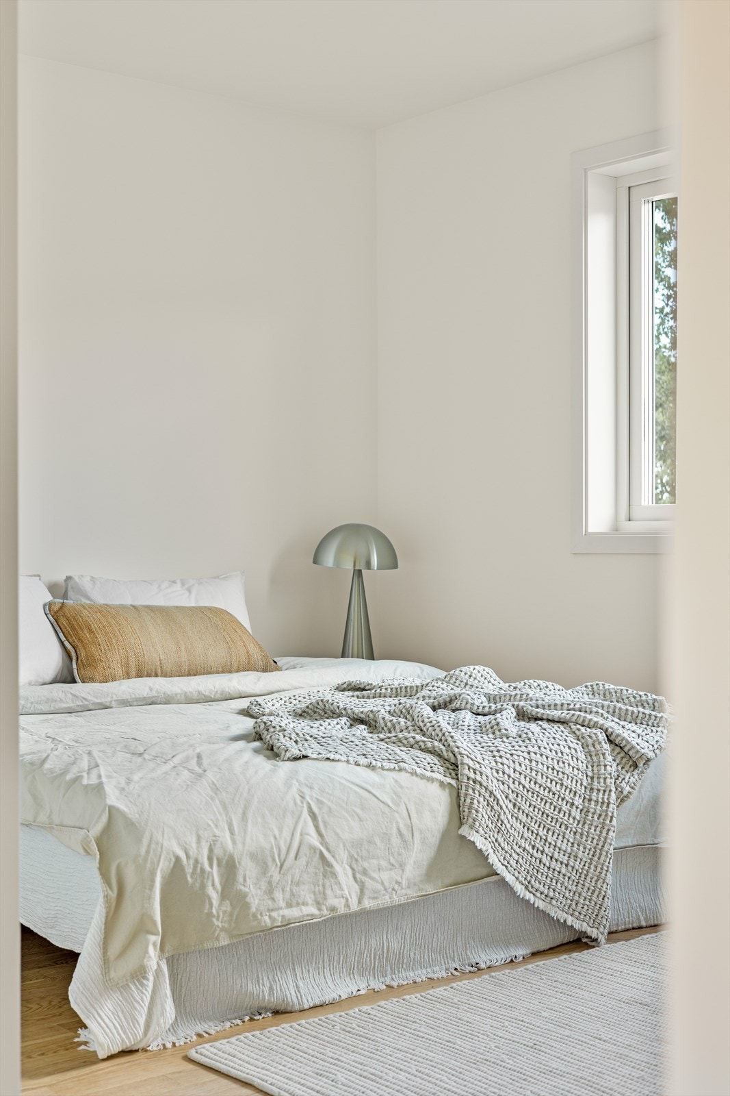 Boligen har totalt tre fine soverom som alle ligger praktisk plassert ved siden av hverandre. Galleribilde