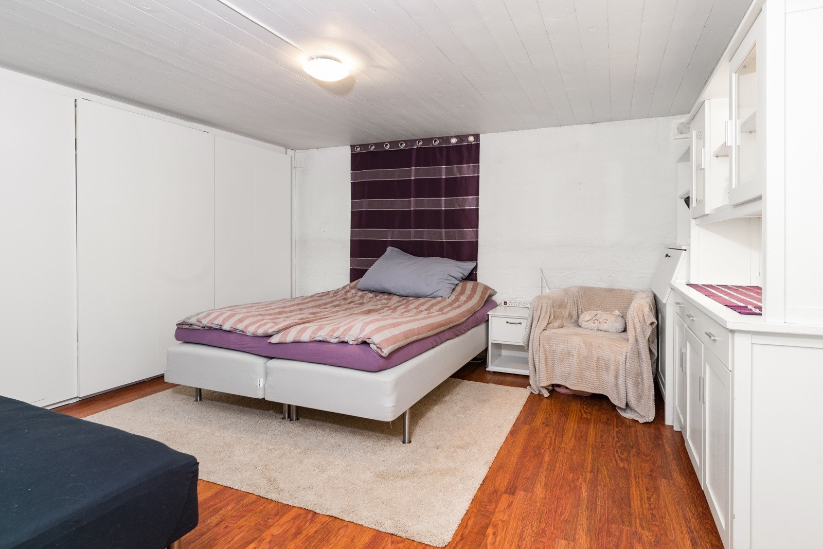 Rom i kjeller som benyttes som soverom. Galleribilde