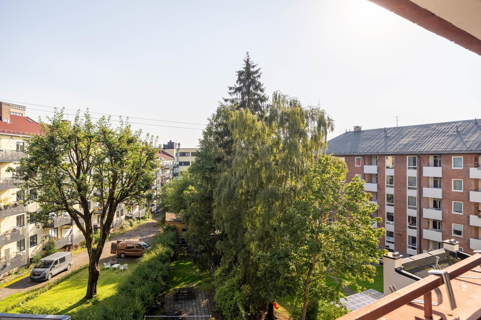 Hele leiligheten er vendt mot bakgård. Galleribilde