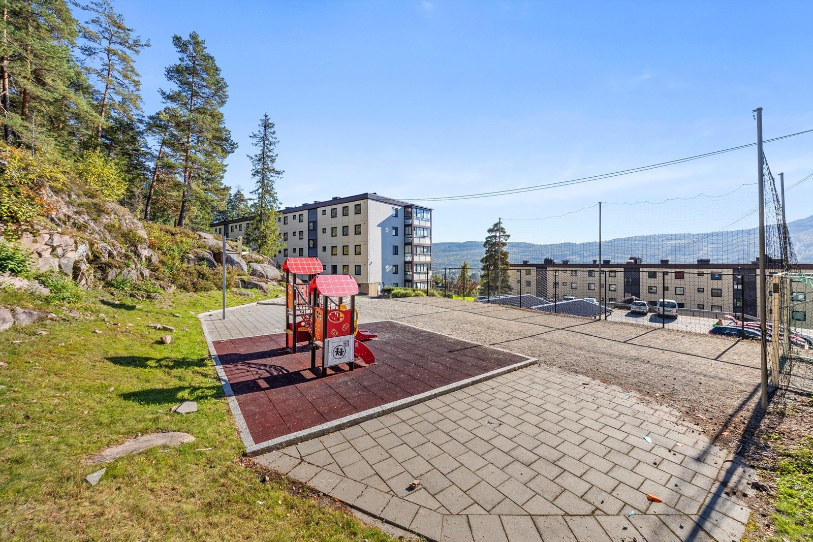Barnevennlig med morsomme fasiliteter på fellesområdet. Galleribilde
