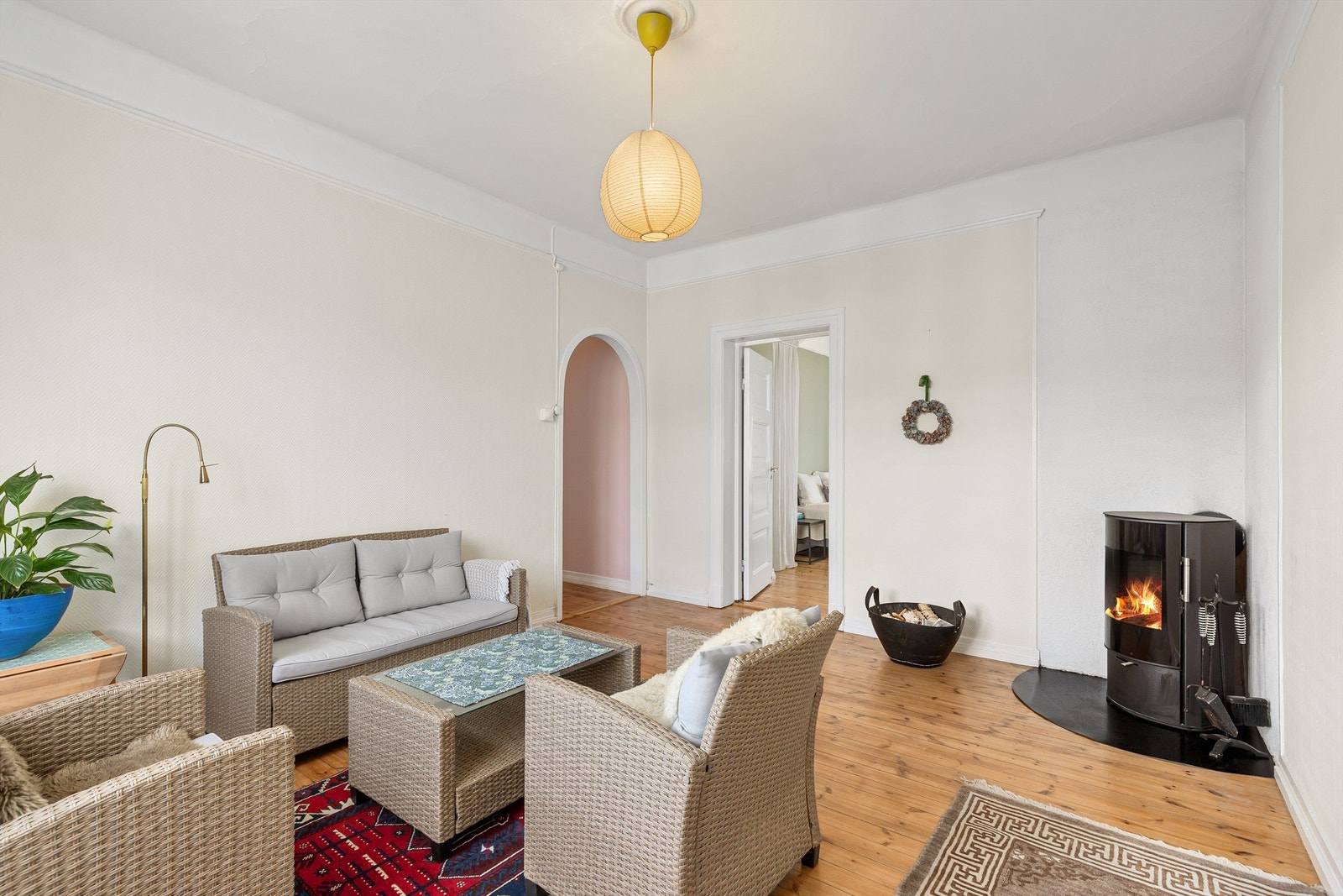 2-roms leilighet beliggende i 3.etasje med god takhøyde Galleribilde