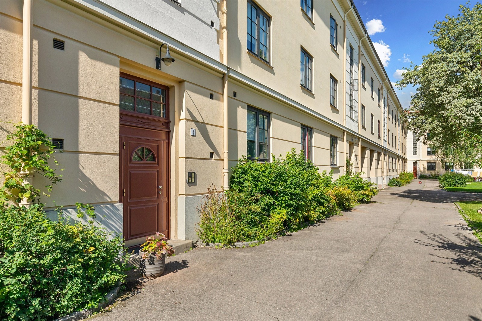 Velkommen til Knud Graahs gate 1! Galleribilde