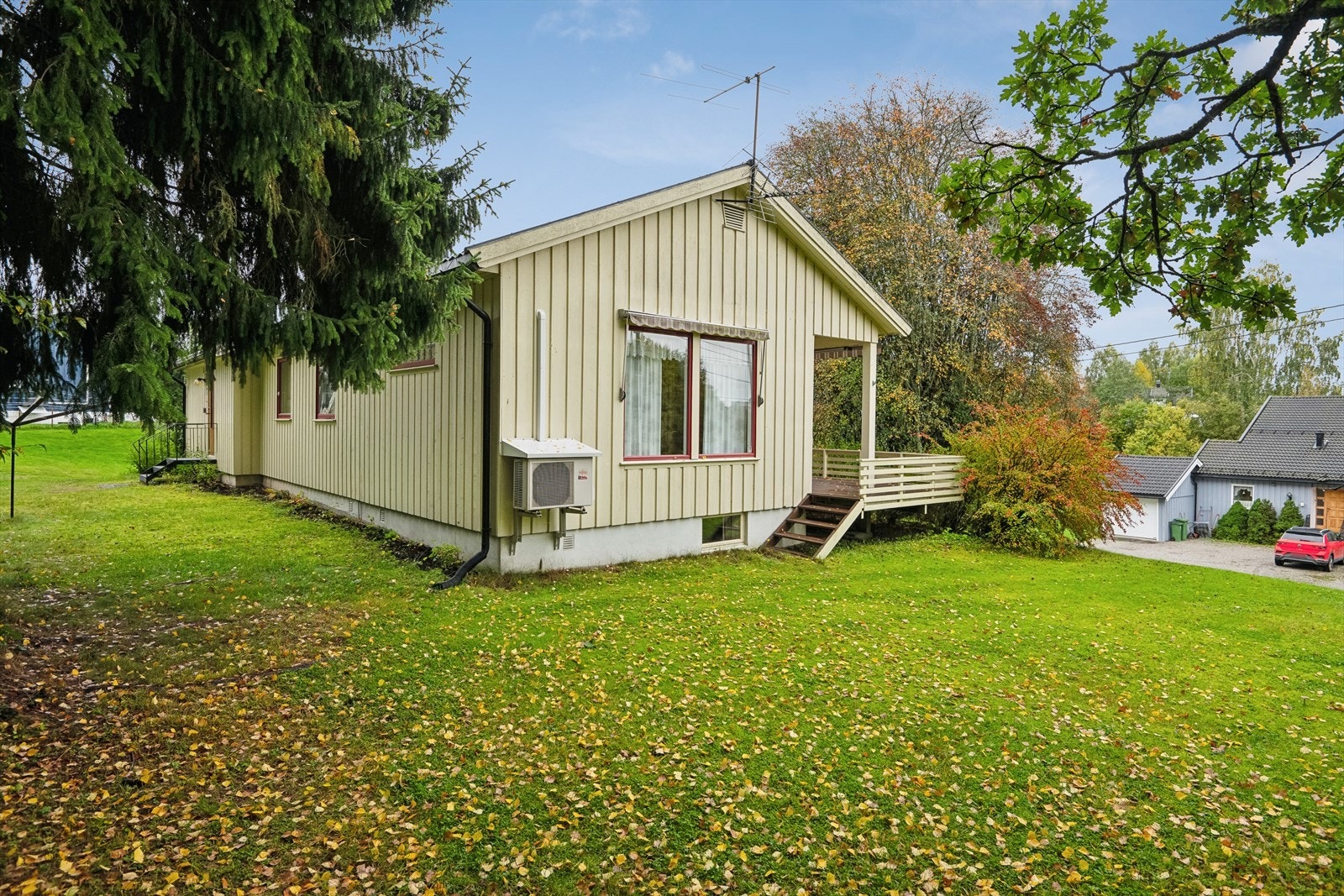 Eiendommen ligger i et rolig og sentrumsnært boområde på Eidsvoll/Vilberg. Galleribilde