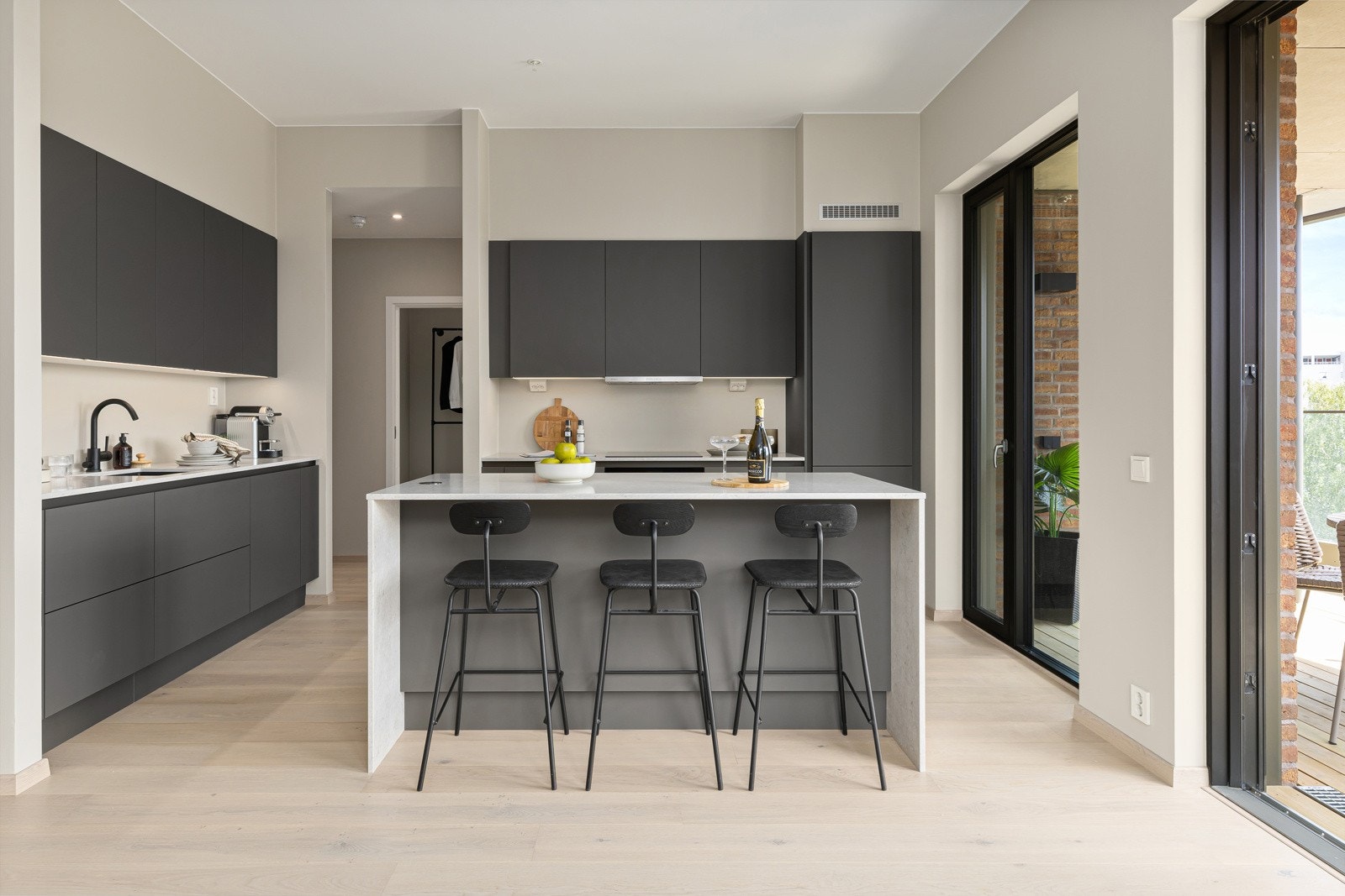 Flott kjøkken fra HTH i fargen Mokka Galleribilde