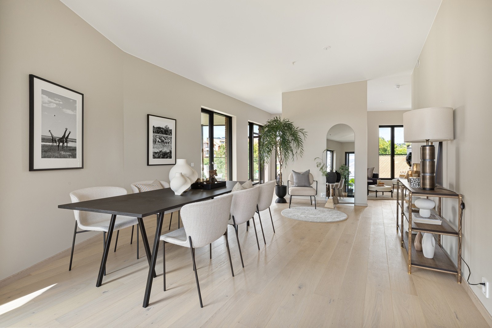 Spisestue med god plass for langbord Galleribilde