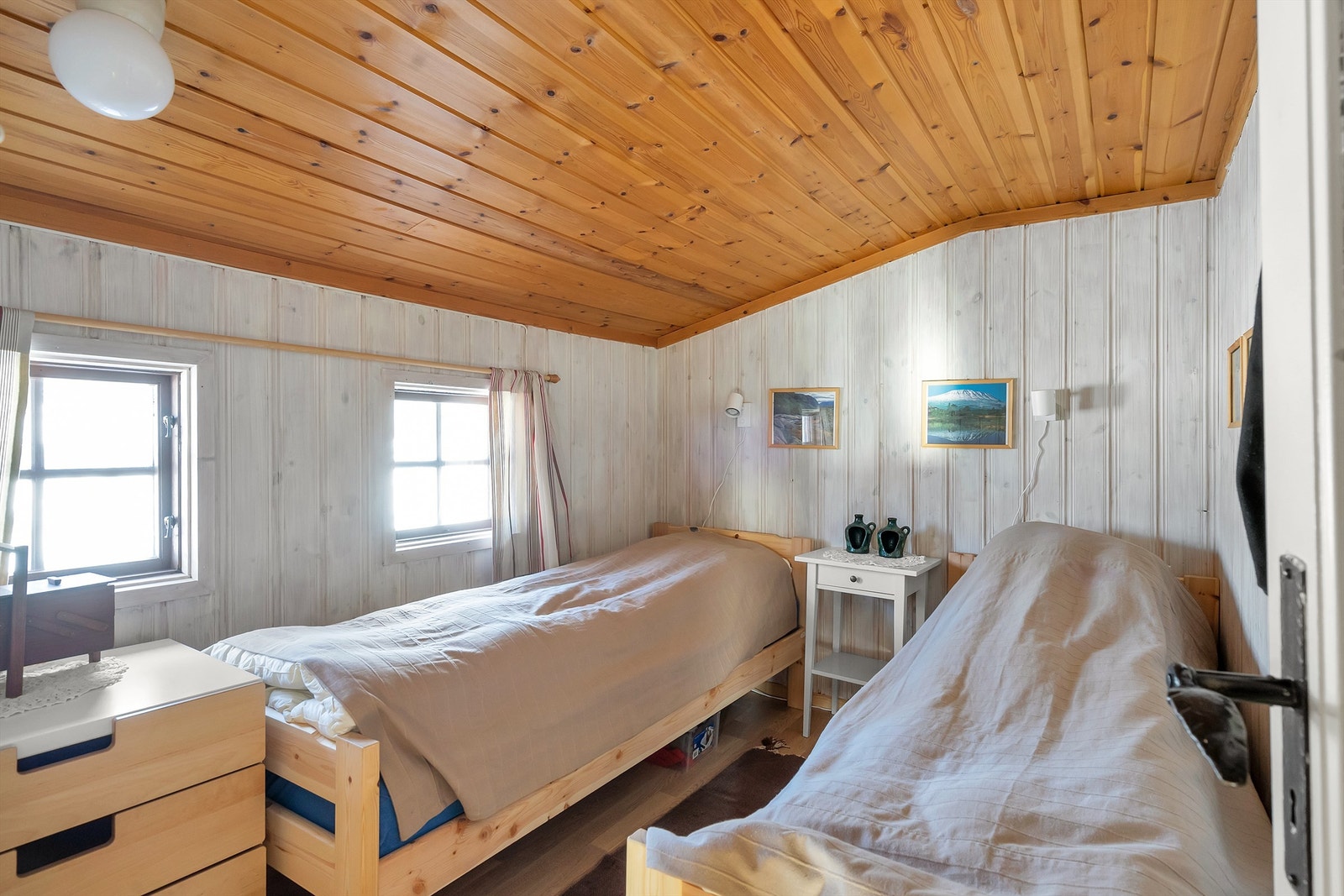 Soverom 1. Innredet med to senger. Galleribilde