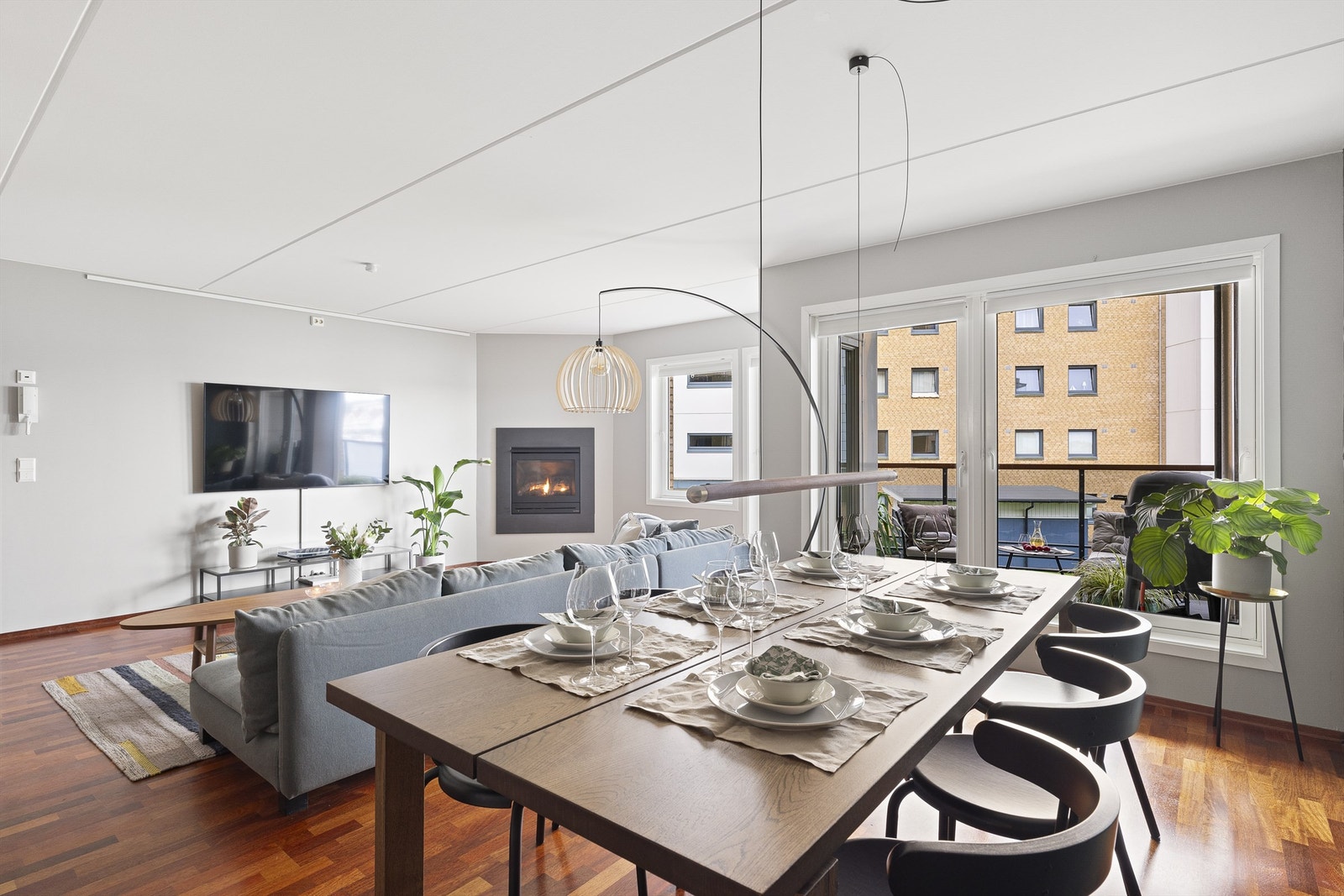 God plass til spisebord Galleribilde