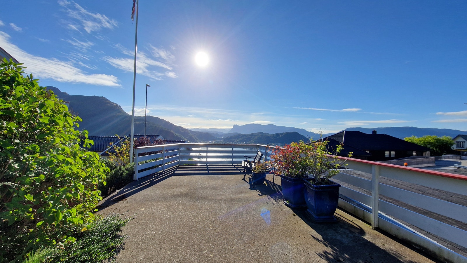 Uteområde på tak over garasje nr. 2 Galleribilde