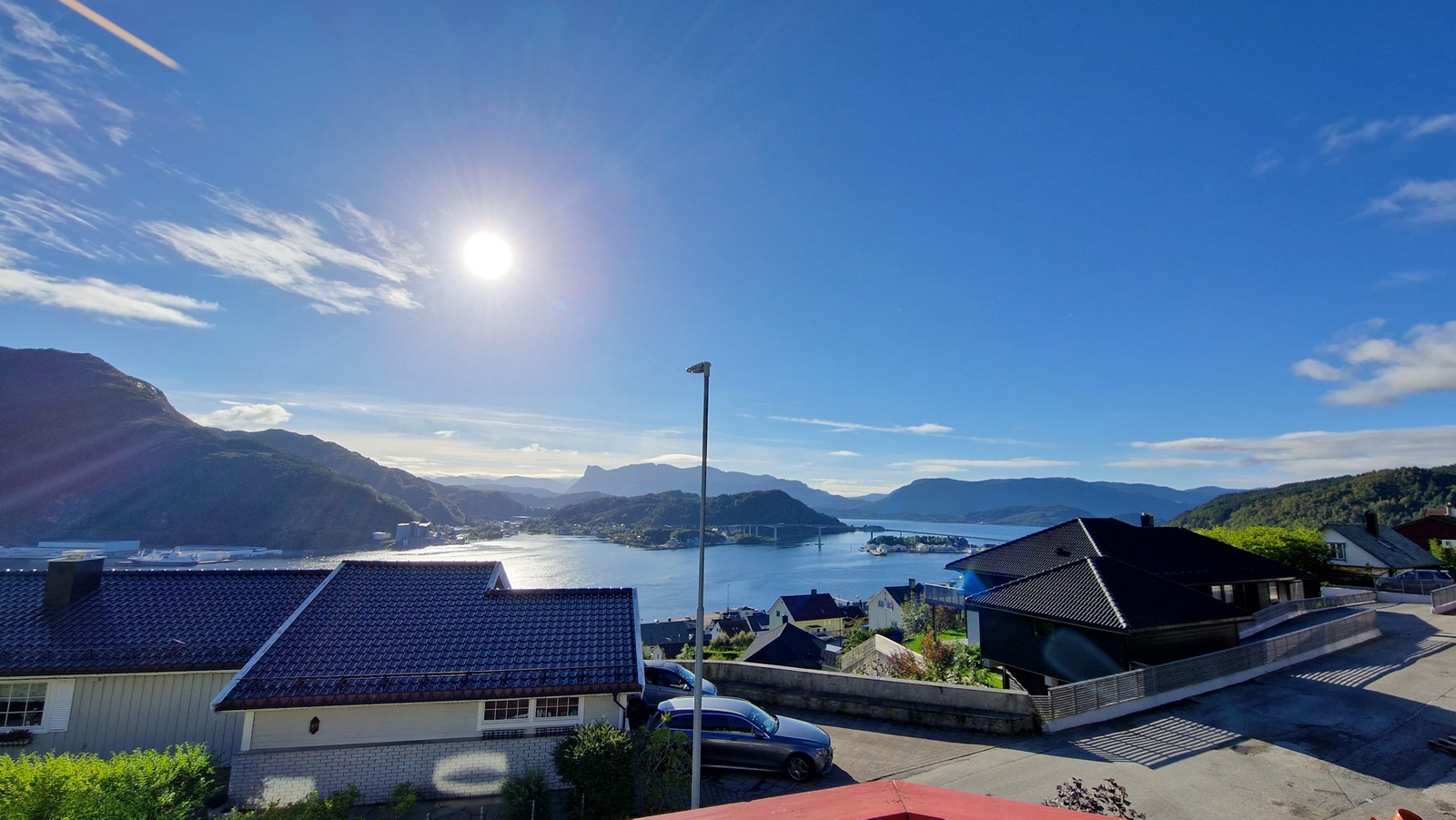 Utsikt fra altan, utenfor hovedetasje mot vest Galleribilde