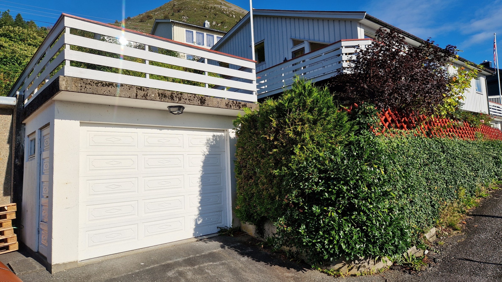 Fasade/uteområde (garasje nr. 2) Galleribilde