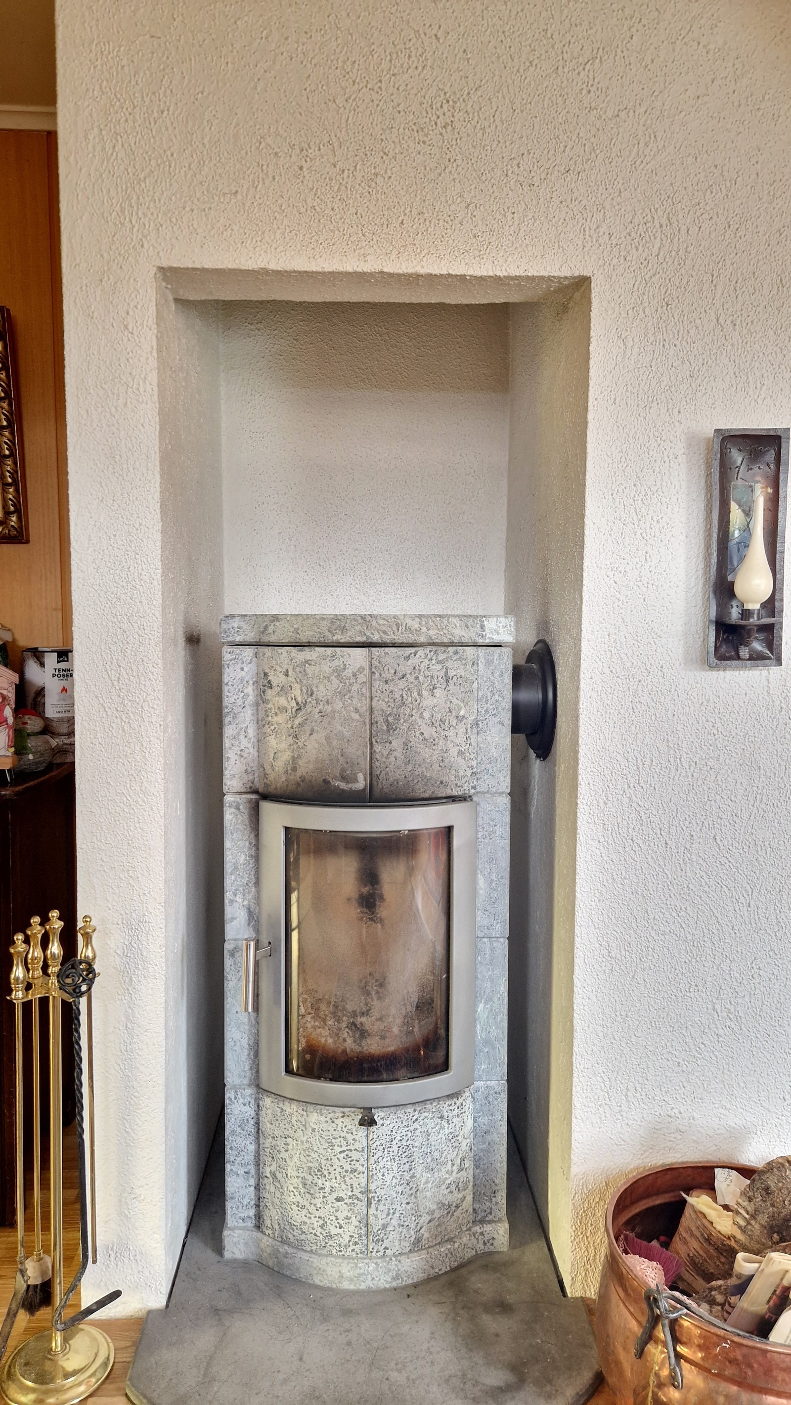 Underetasje - vedovn i kjellerstue Galleribilde