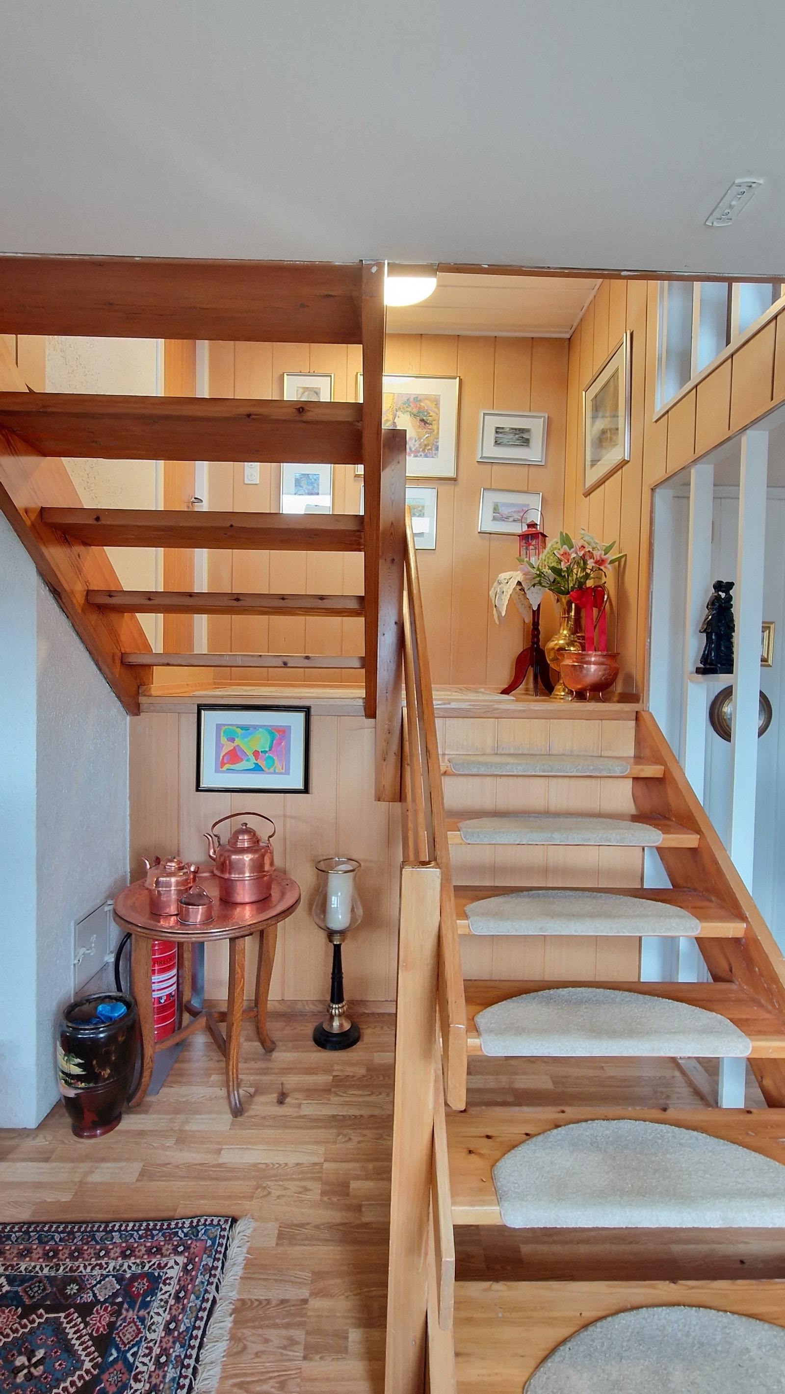 Trapperom mellom underetasje og hovedetasje Galleribilde