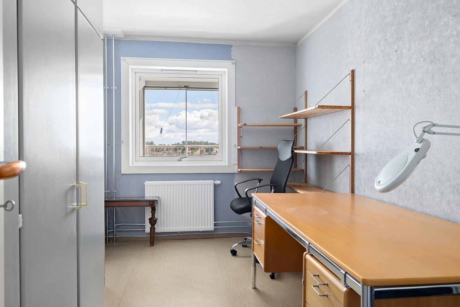 Soverom I med garderobskap Galleribilde