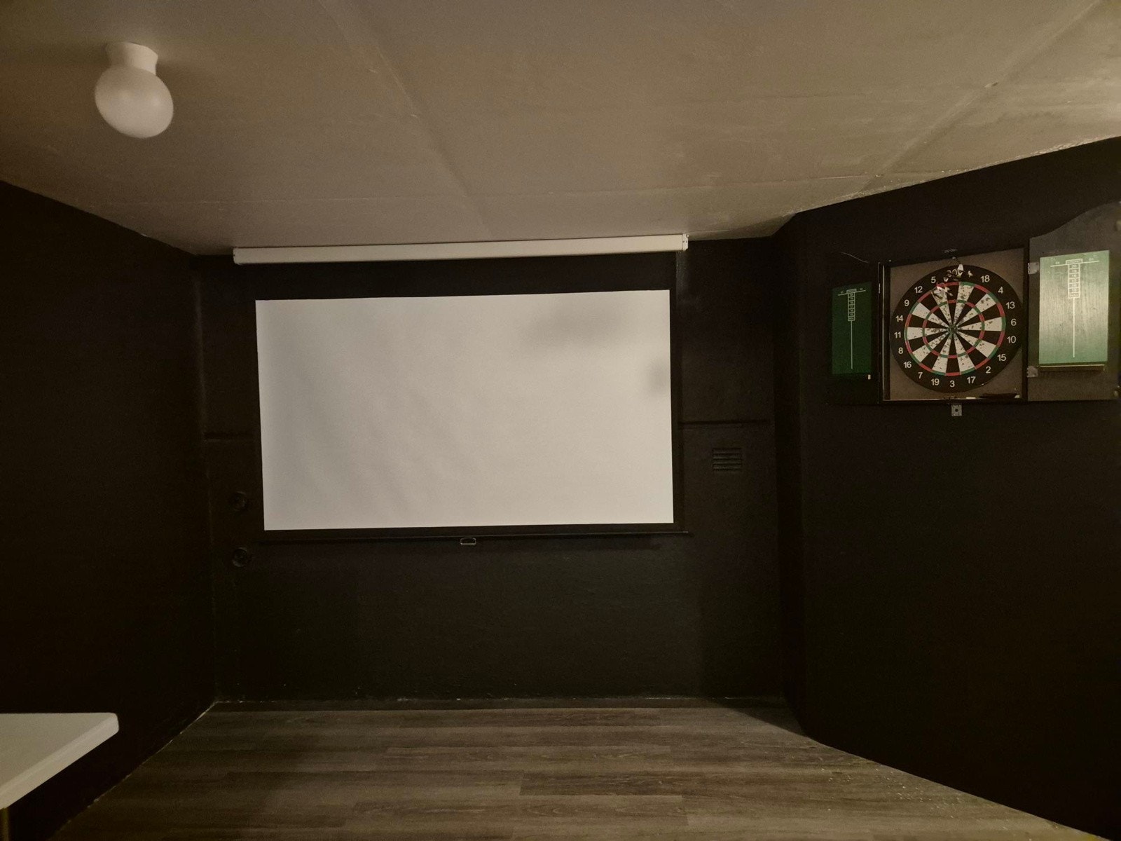Fellesrom i kjeller Galleribilde