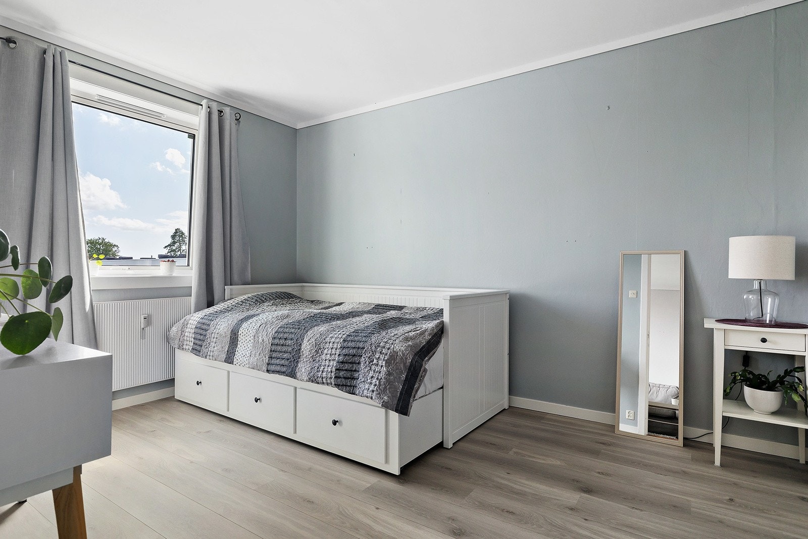 Soverom I et meget romslig rom Galleribilde