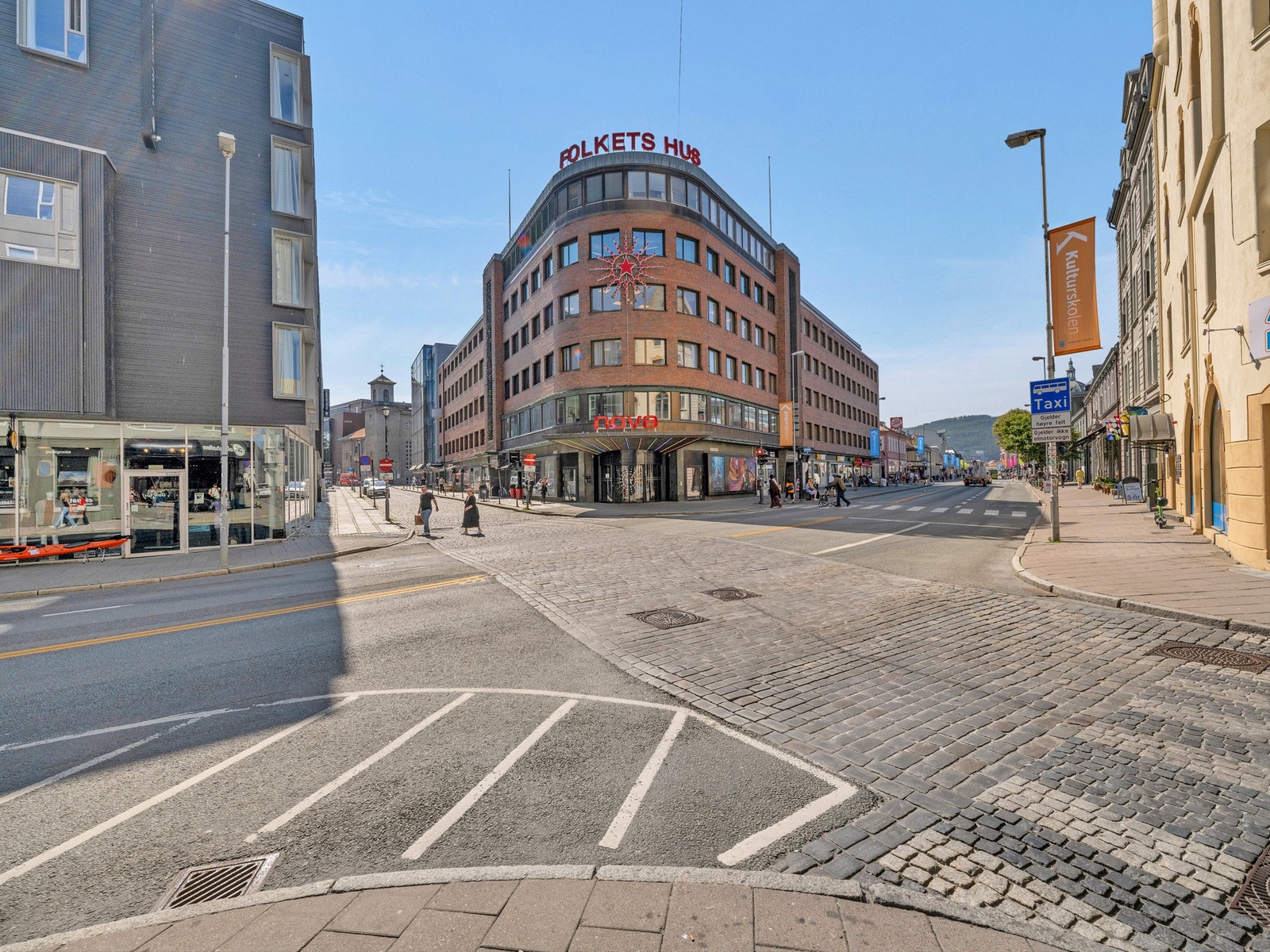 Ved Nova kino like i nærheten, får man også nyte nye filmer i flotte omgivelser. Galleribilde