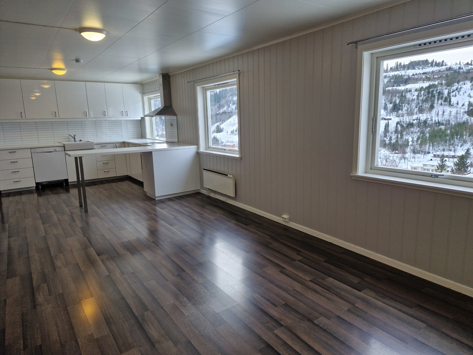 Gulvflater belagt med laminat. Galleribilde