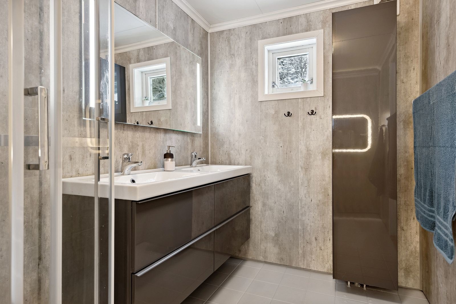 Badet ligger i tilknyting til gangen. Galleribilde