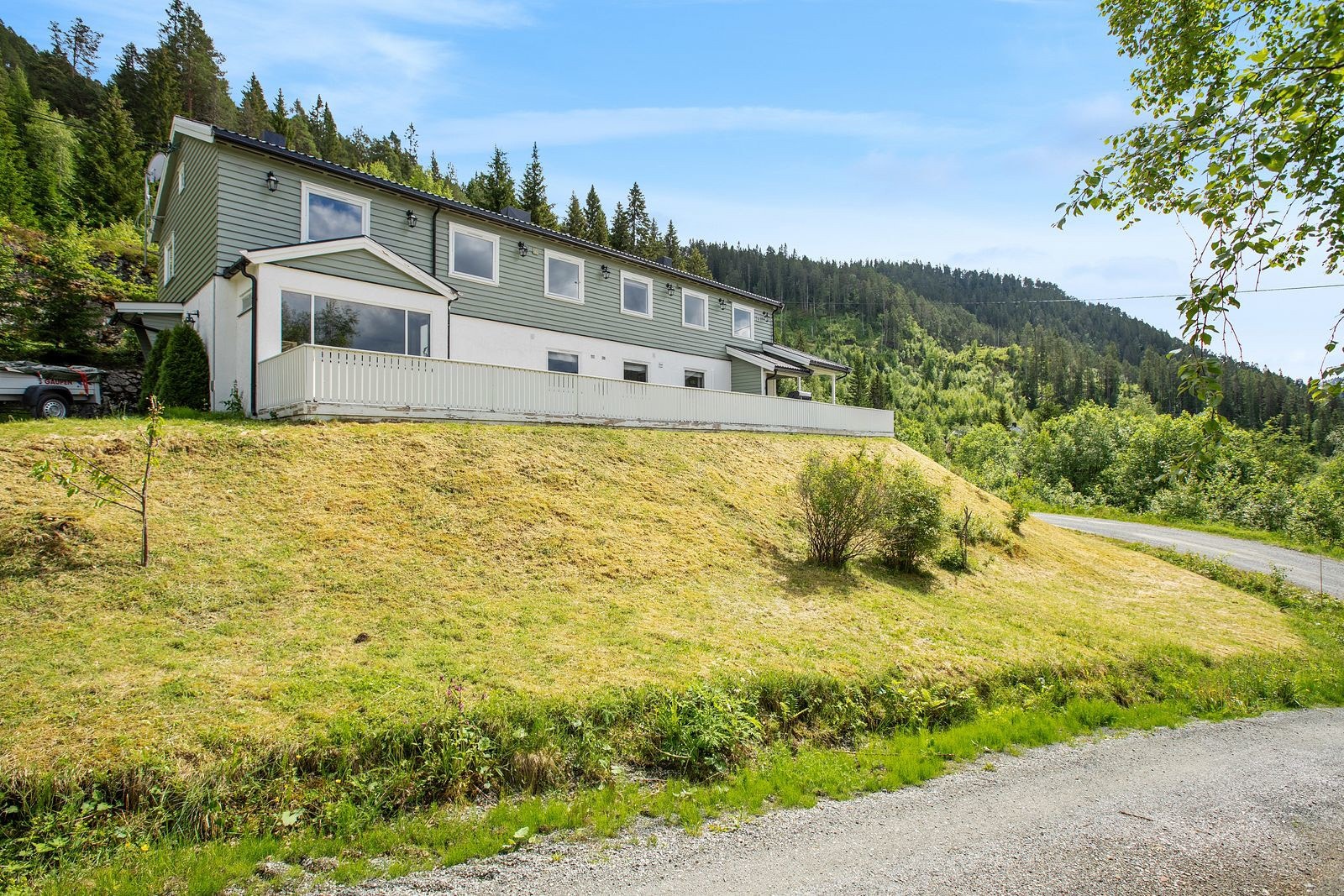 Velkommen til Villaveien 23, en stor og innholdsrik enebolig over to etasjer med godkjent utleiedel. Galleribilde