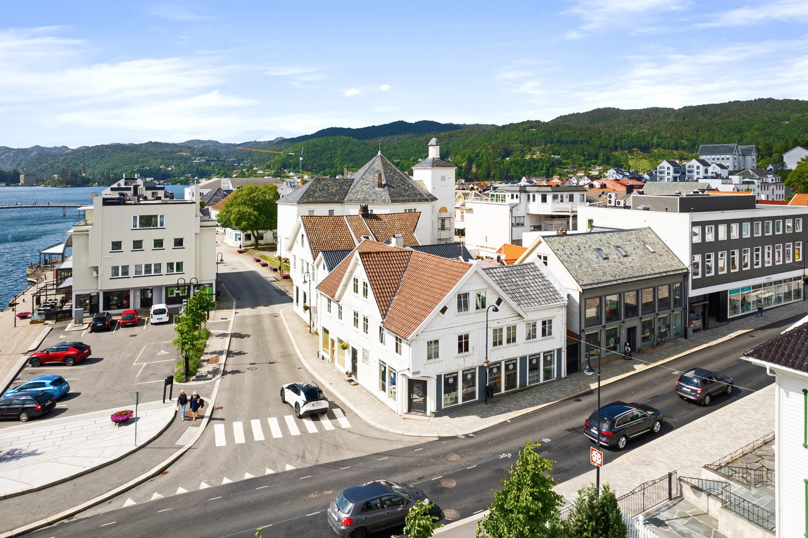 En svært sentral beliggenhet med umiddelbar nærhet til mange resturanter, og alle andre fasiliteter som bykjernen har å by på. Galleribilde