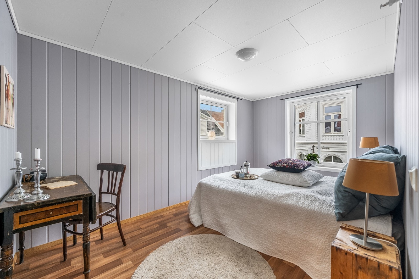 Hovedsoverom med moderne og behagelige farger. Galleribilde