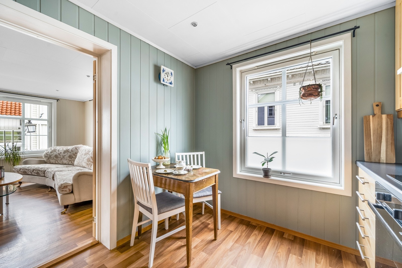 Spiseplass på kjøkken. Galleribilde