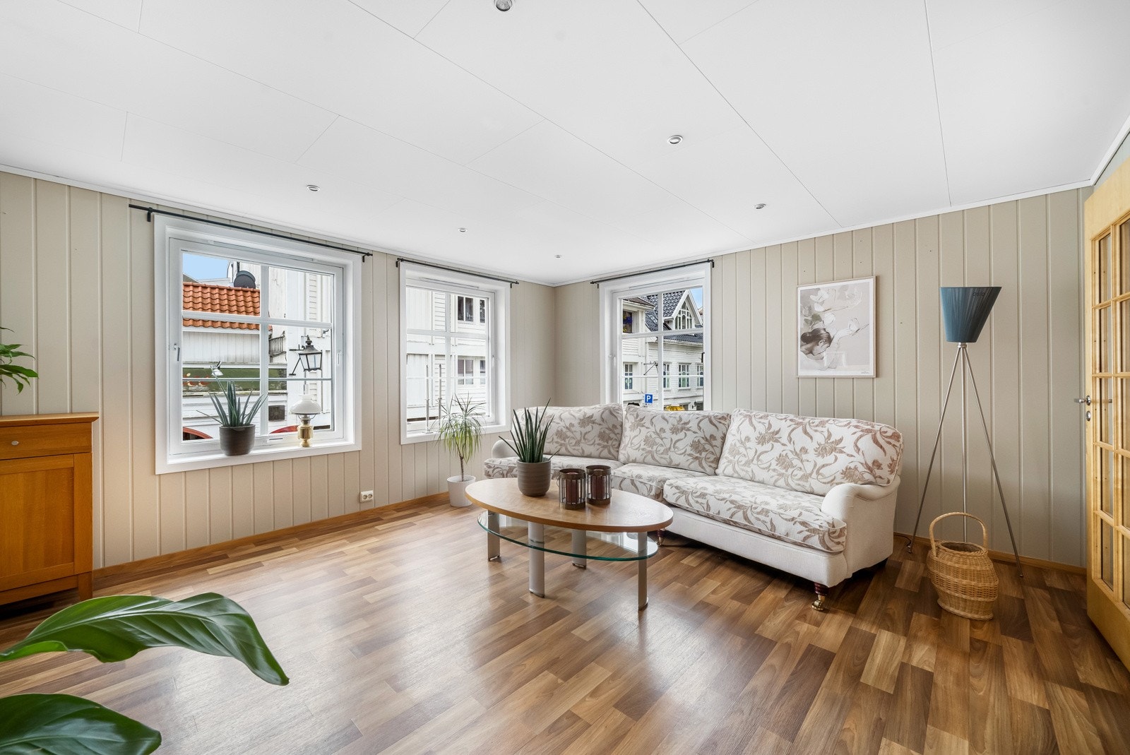 Åpent og lyst med lite innsyn. Galleribilde