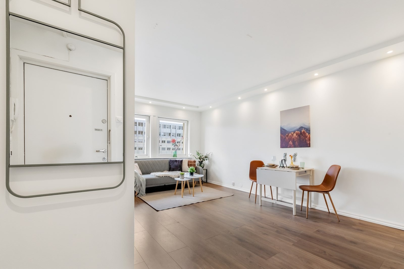 Velkommen inn i en lys og innbydende leilighet. Galleribilde
