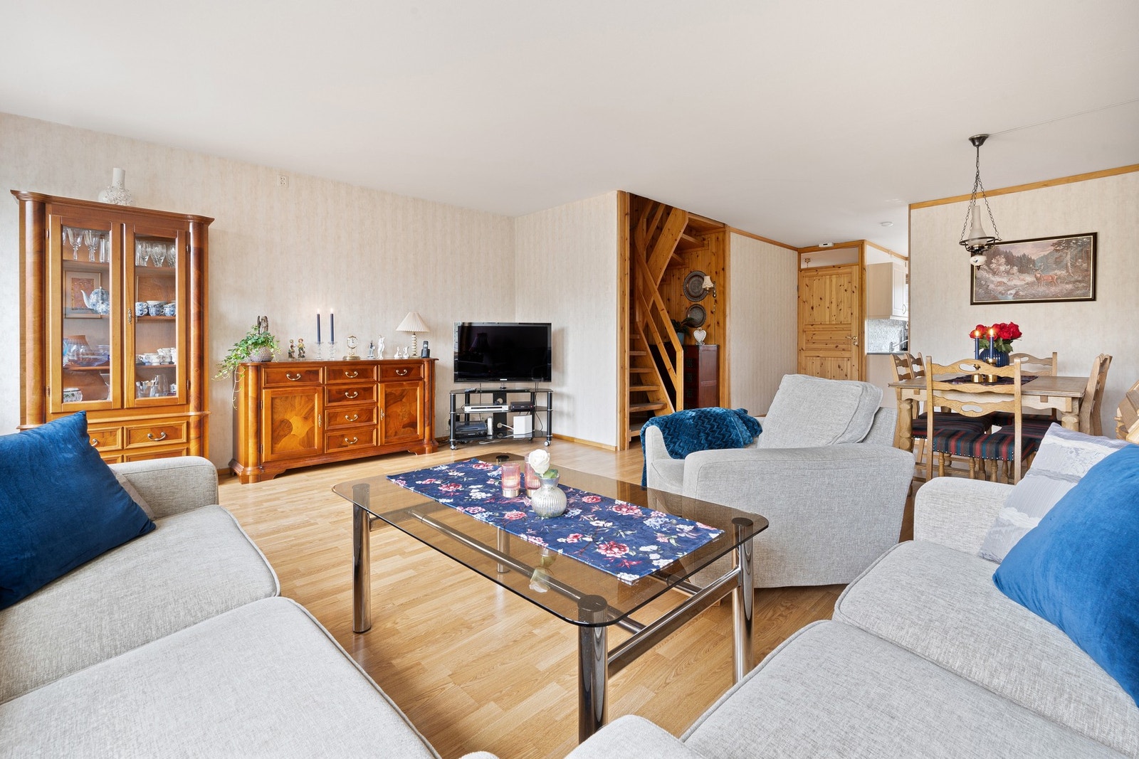 Oppvarming via fjernvarme, som er inkludert i felleskostnadene. Galleribilde