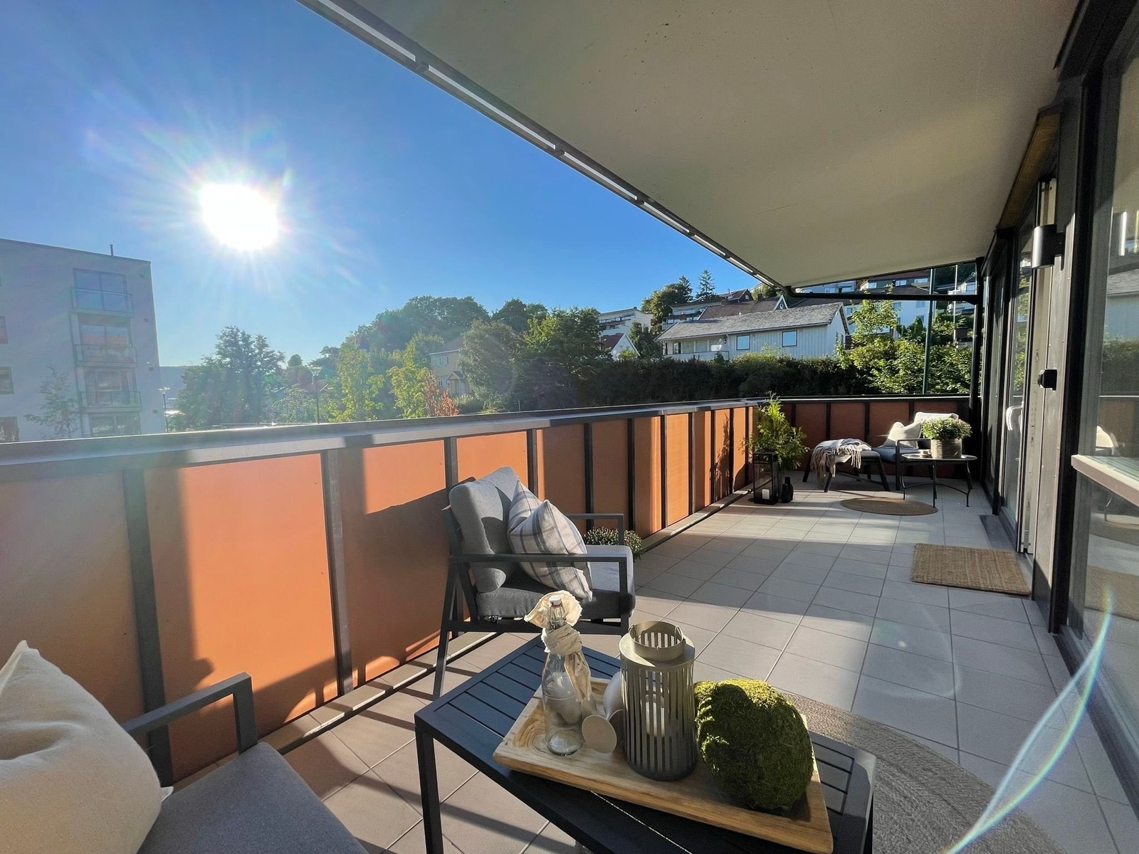 Flott solgang på veranda Galleribilde