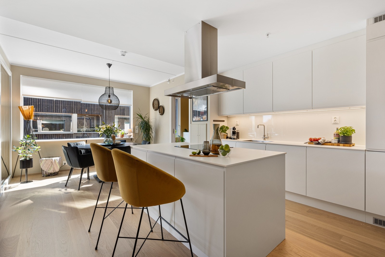 Dette er et drømmekjøkken for den matglade hobbykokken. Galleribilde