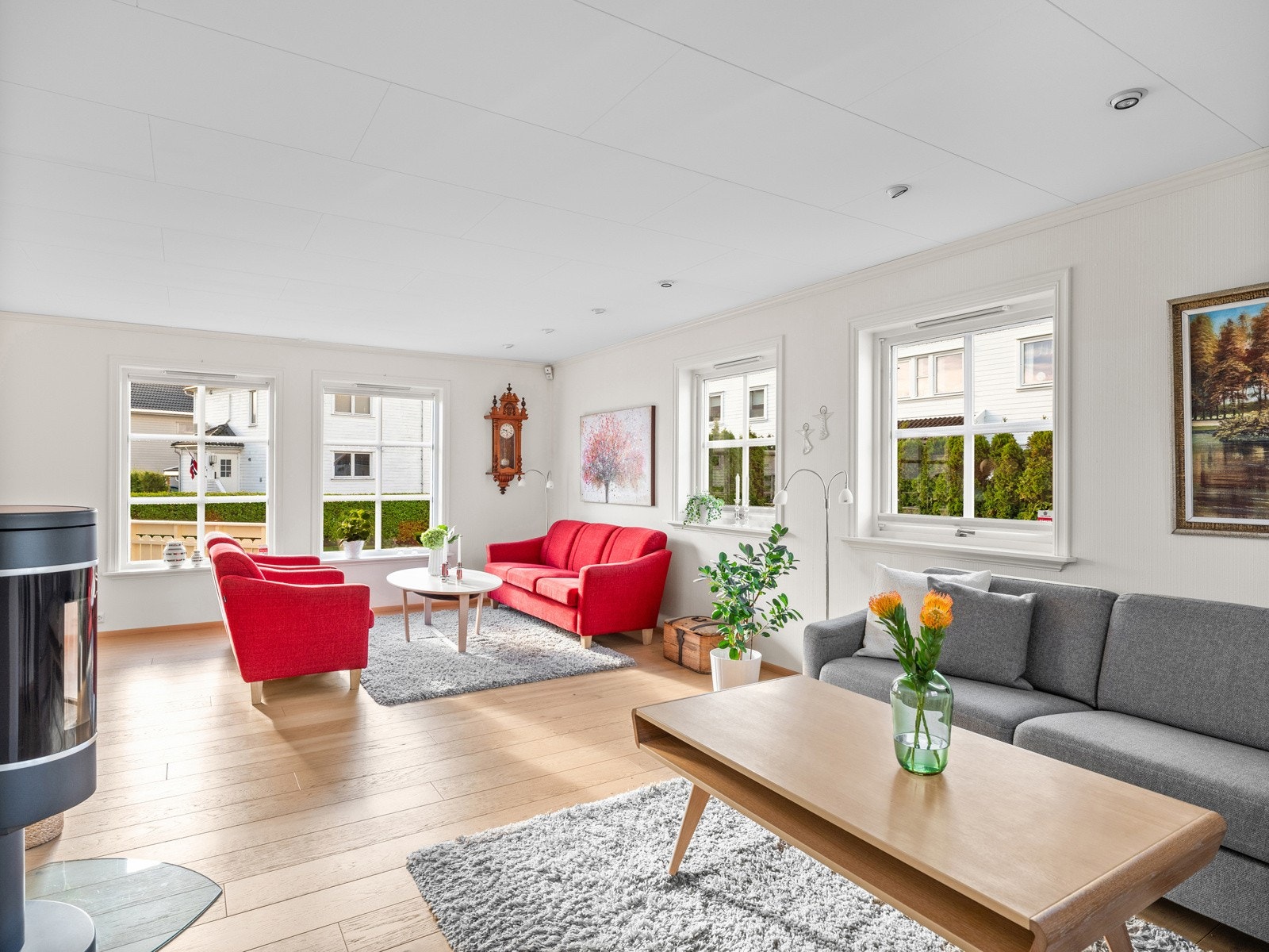 Lyse overflater og pent enstavs eikegulv. Galleribilde