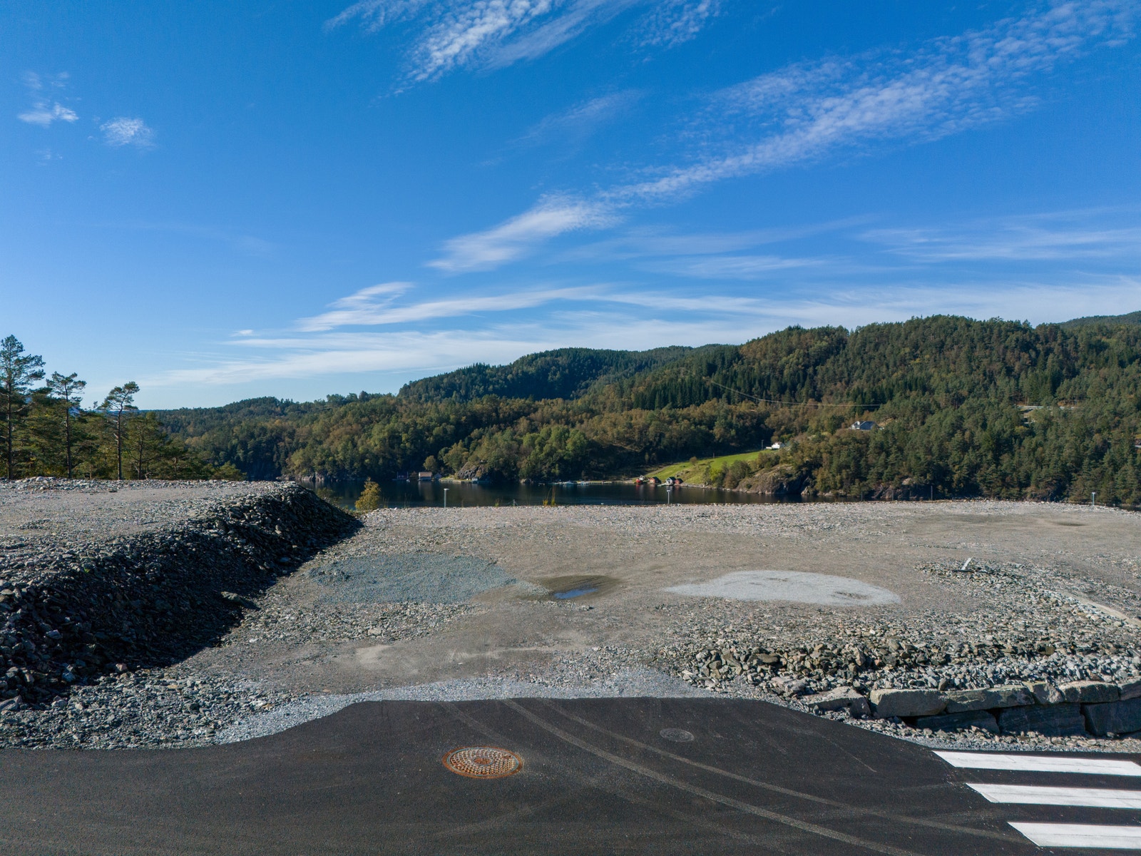 Tomt 10:
Tomte Areal: 789m²
Pris: 1.125.000.- +
Omkostning: 75 000,- Galleribilde