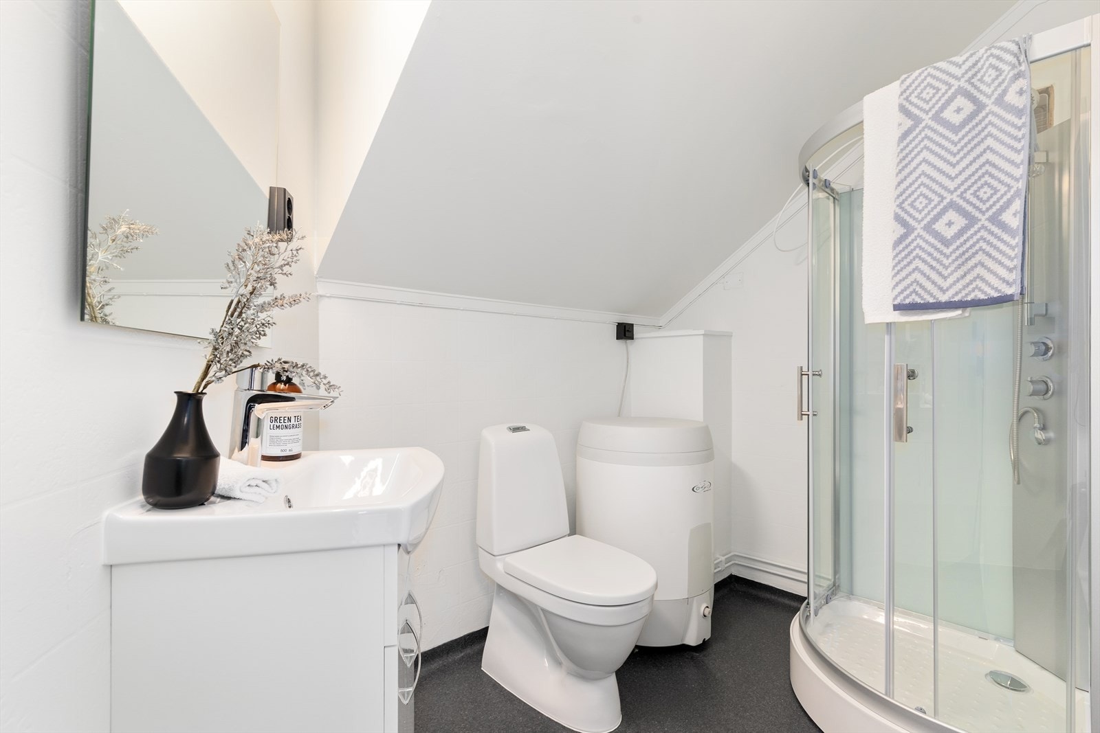 Bad som er oppgradert i 2023 med ny innredning Galleribilde