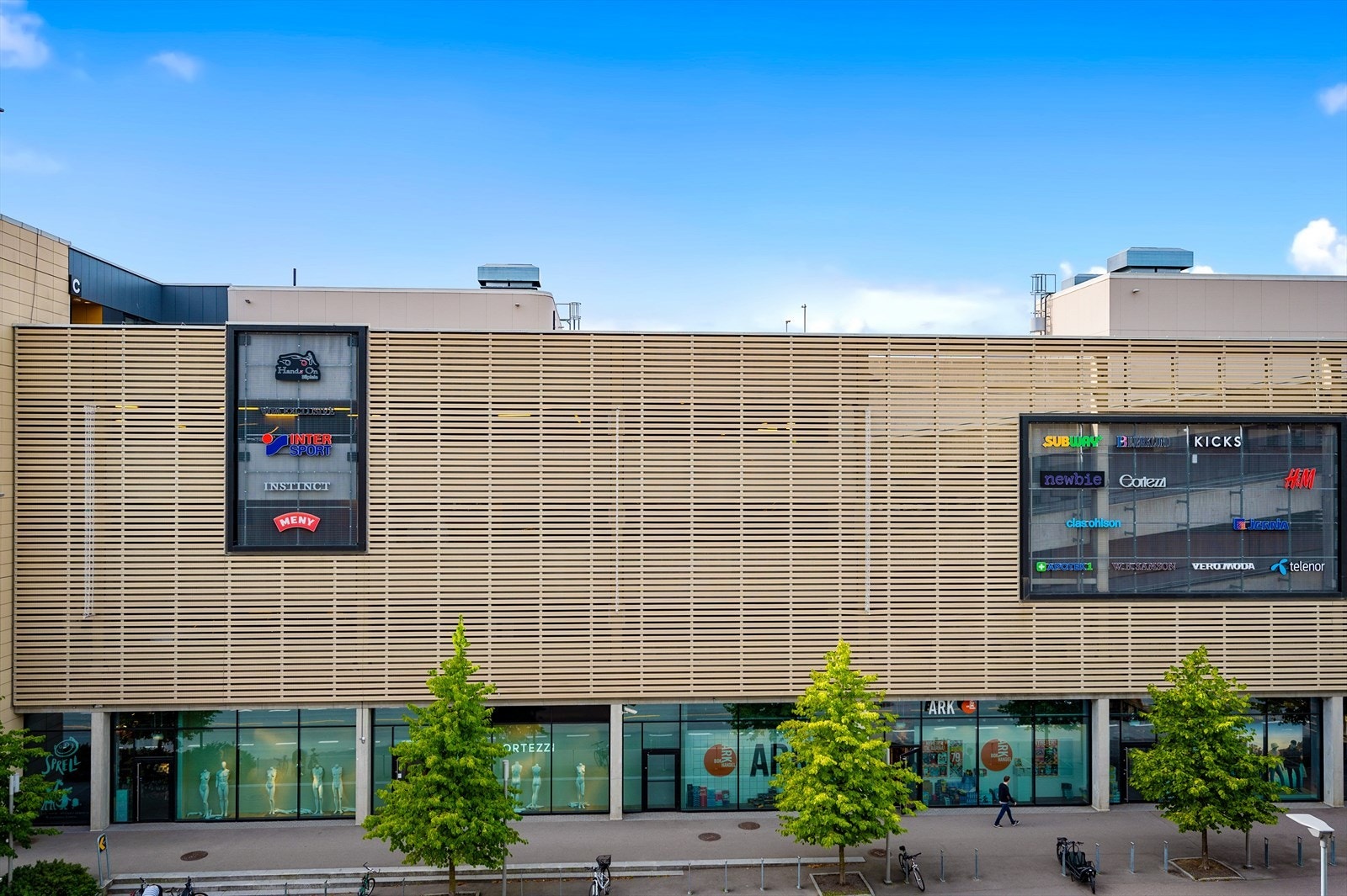- Lambertseter Senter har 83 butikker, har stort sett alt du trenger - Galleribilde