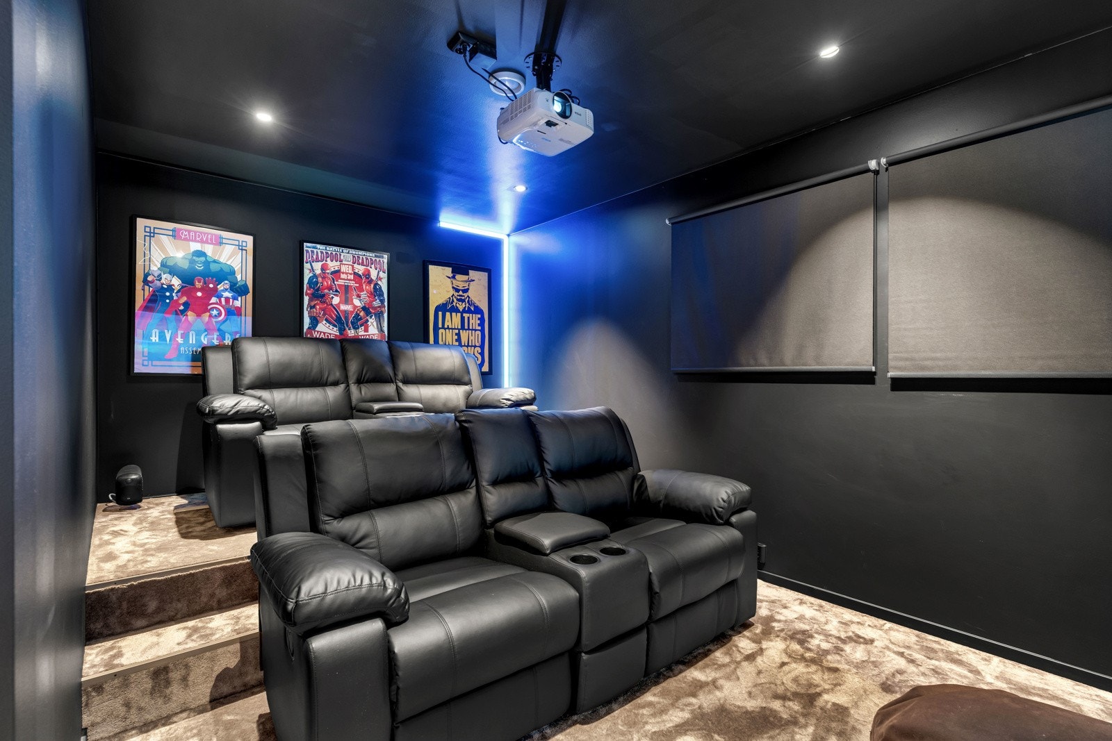 Kjelleren tilbyr en fleksibel innredning med muligheter for hjemmekino eller hobbyrom Galleribilde