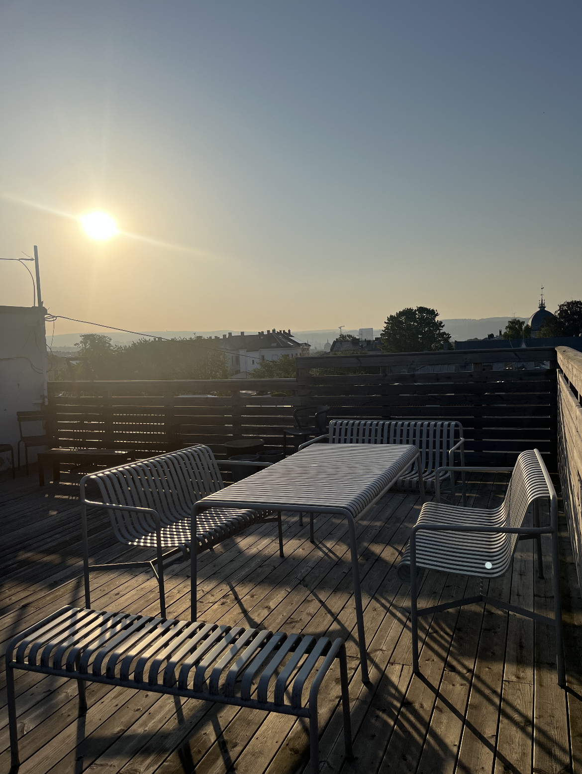 Selgers privat bilde av felles takterrasse. Galleribilde