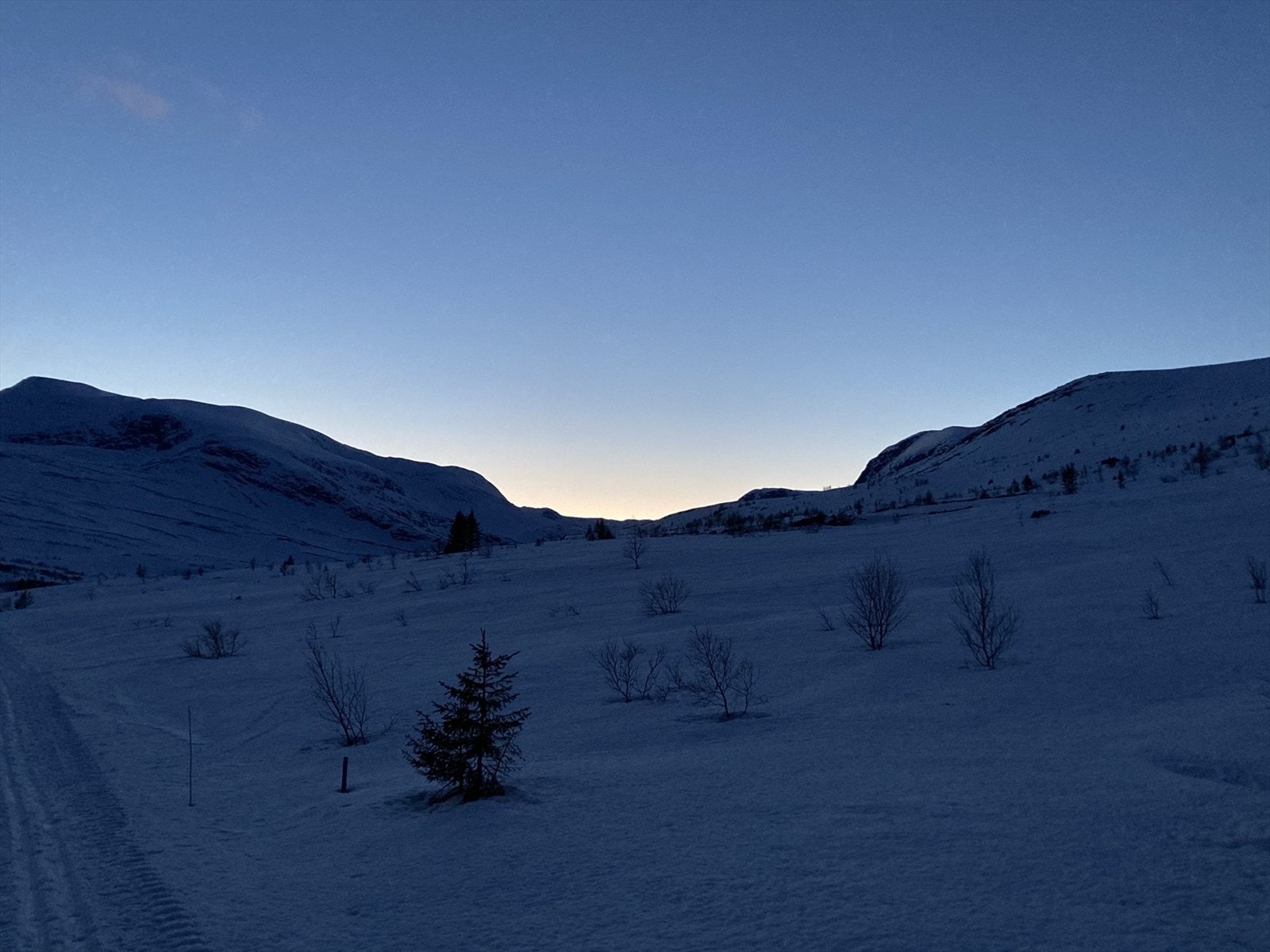 Slettefjell er et eldorado for skigåing, og Slettefjell Skiløyper strekker seg fra Haukåsen, via Åsvang og Fjellsenden. Der møter man skiløypene som går over til Beito og Beitostølen. (Selgers eget bilde). Galleribilde