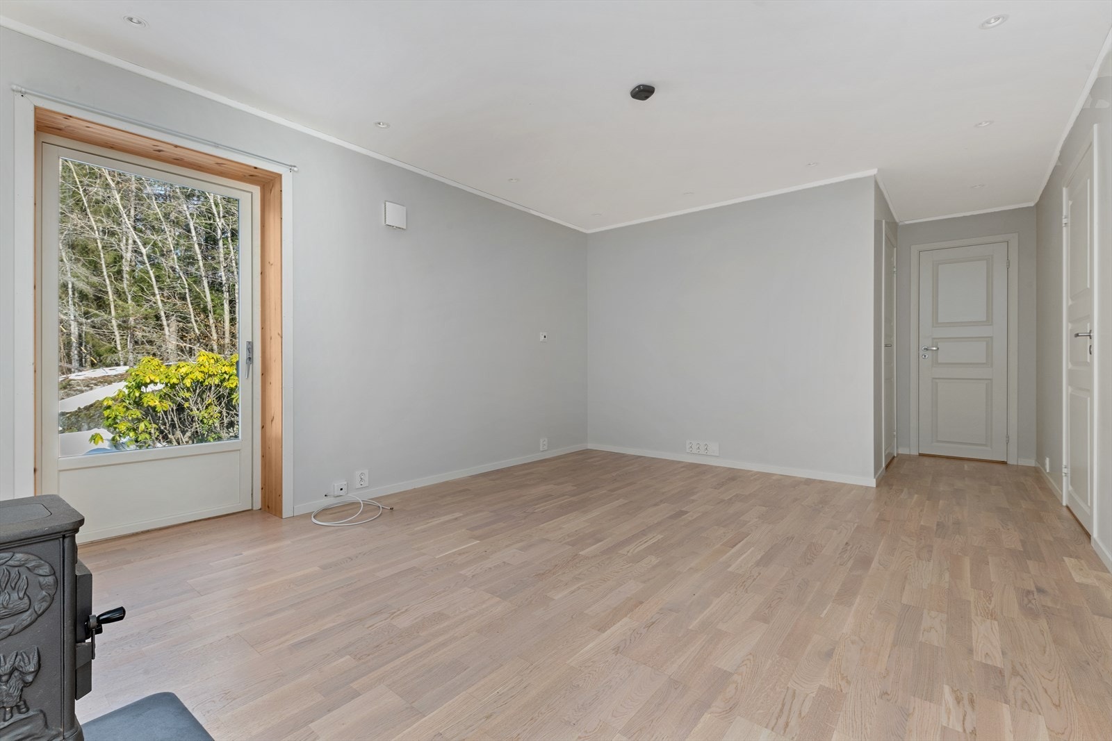 Fra stuen er det utgang til uteområdet. Galleribilde